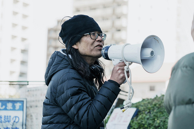 英勉導演曾執導過許多漫改作品,起初接到《東京復仇者》邀約因不愛不良少年題材而婉拒。(翻攝自《東京復仇者》官網)