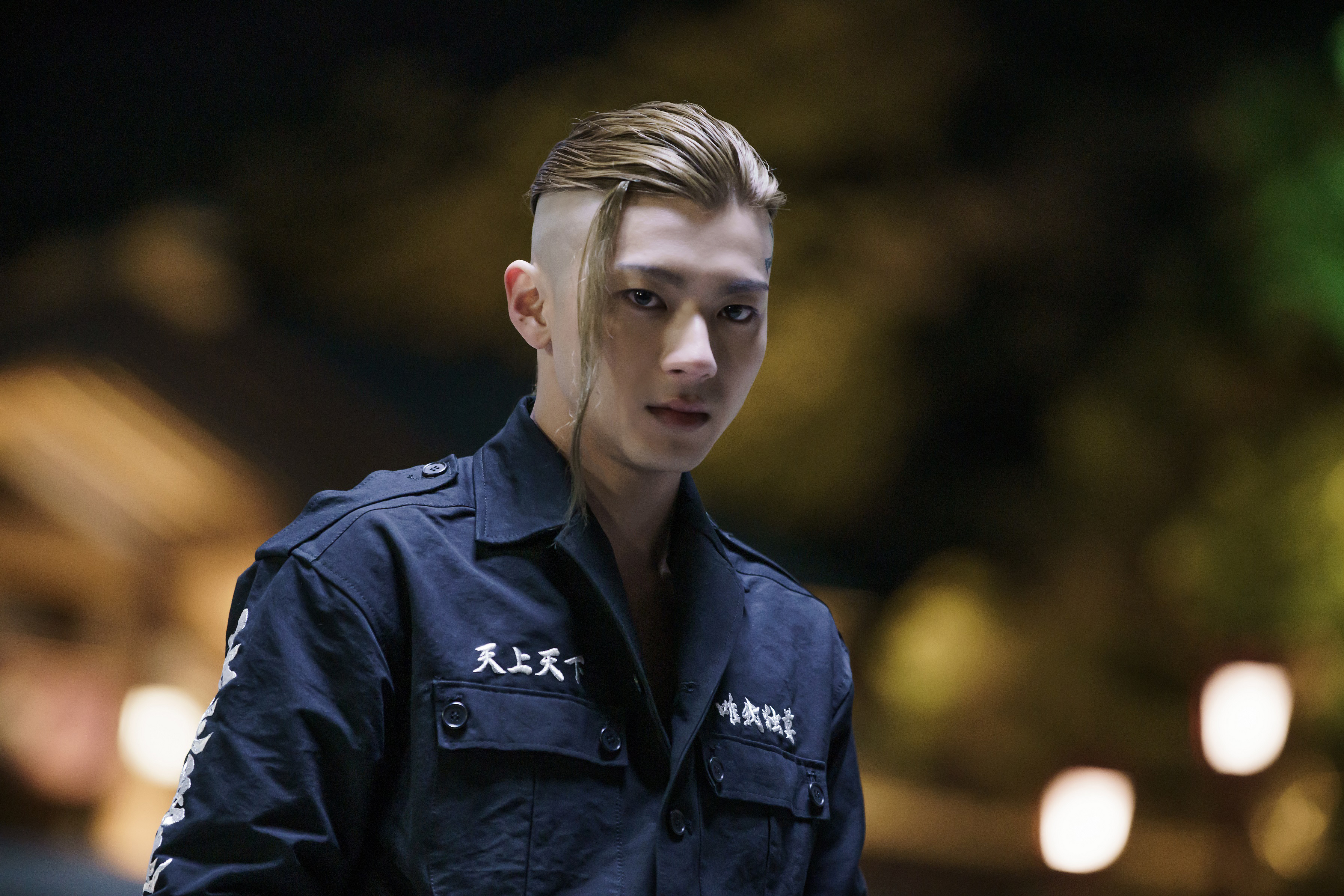 山田裕貴為了重現《東京復仇者》Draken的經典髮型，拍攝期間的一年持續剃髮，敬業精神令人讚嘆。（蜜蜂工房提供）