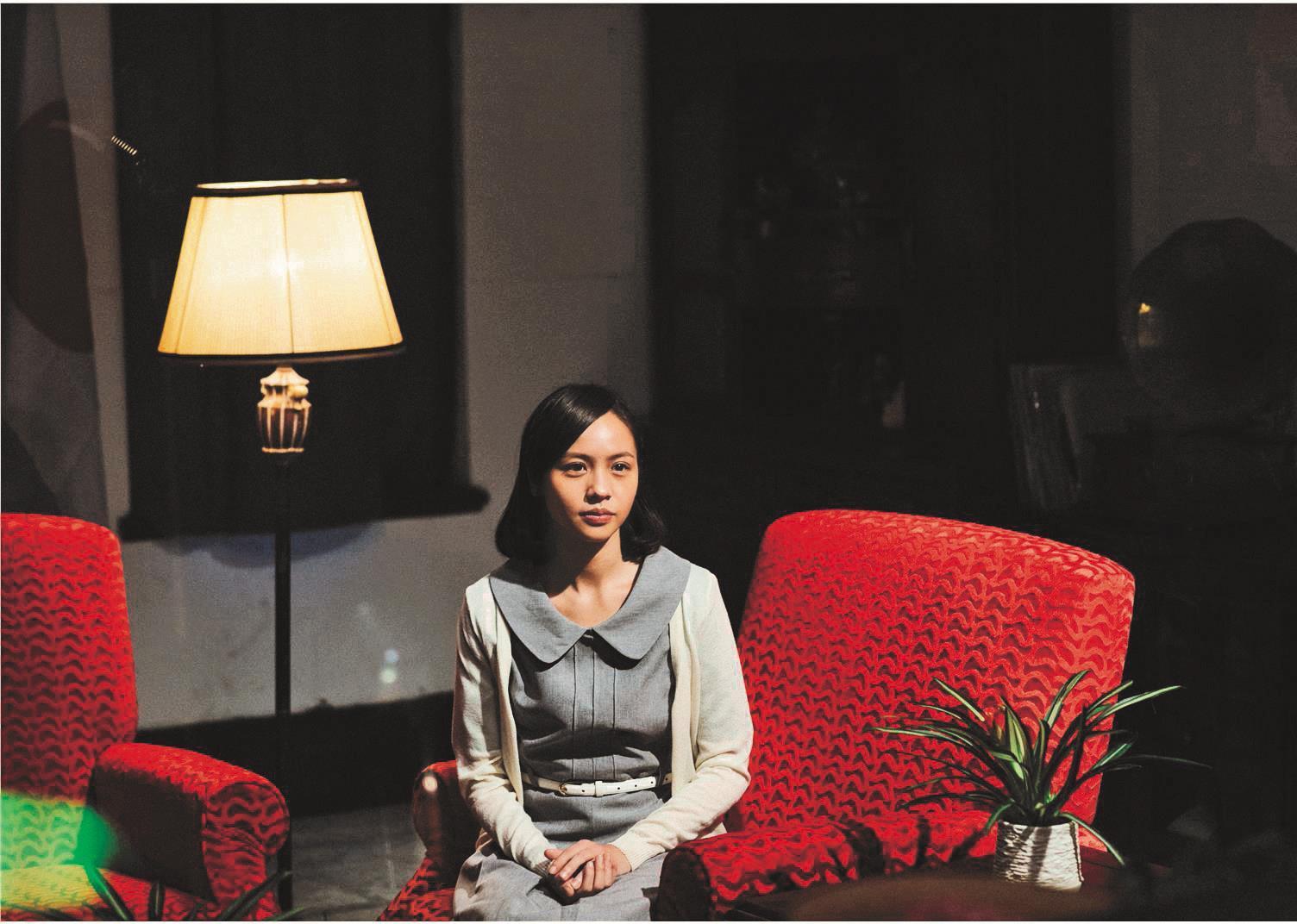 《台北歌手》女主角蘇玉蘭想要不平凡的人生,她自我矛盾的個性與黃姵嘉本人大相逕庭。