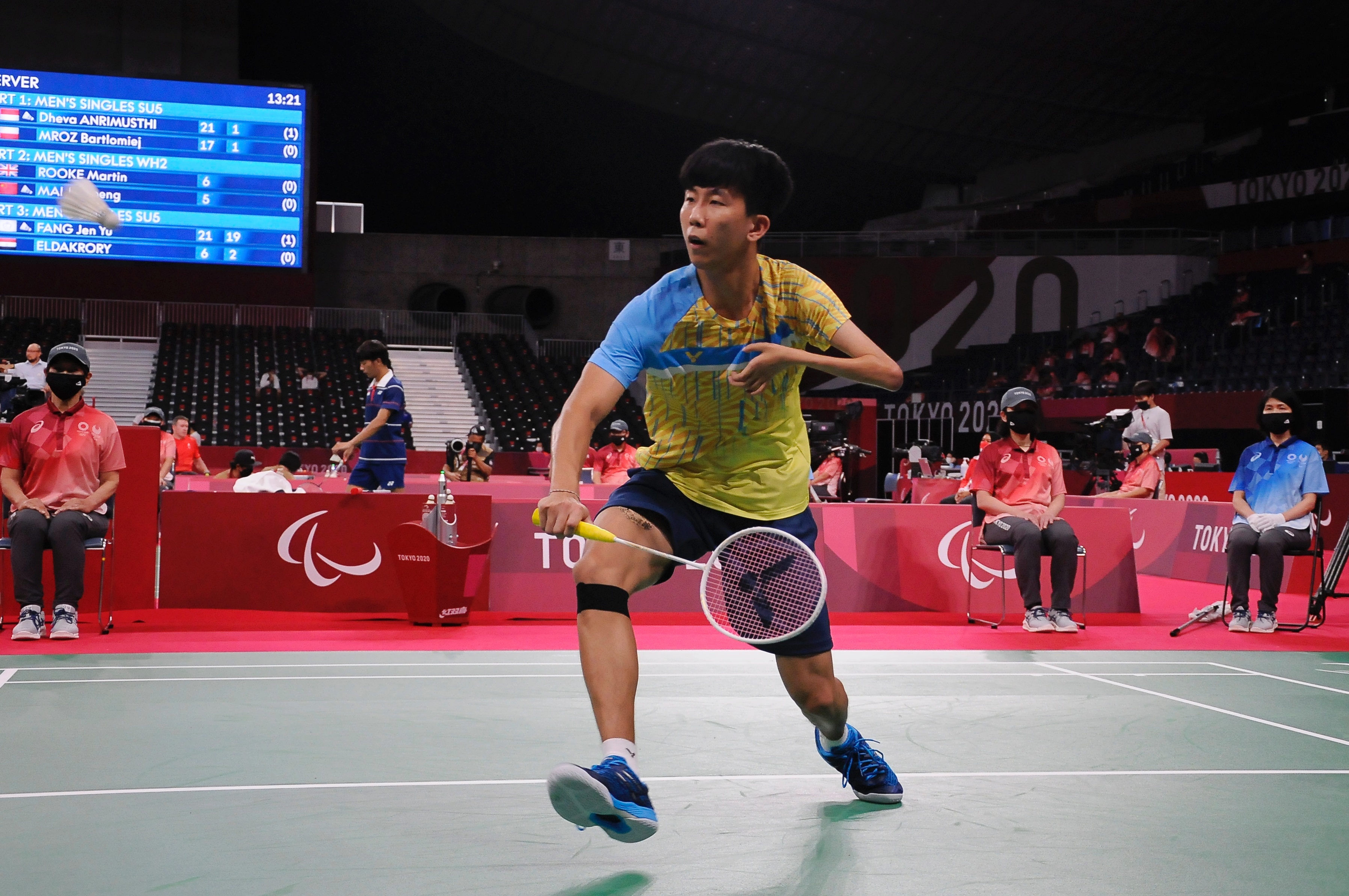 我國帕運羽球好手方振宇今在小組賽中對上來自埃及的埃爾達克羅里，最終直落二獲勝。（體育署提供）