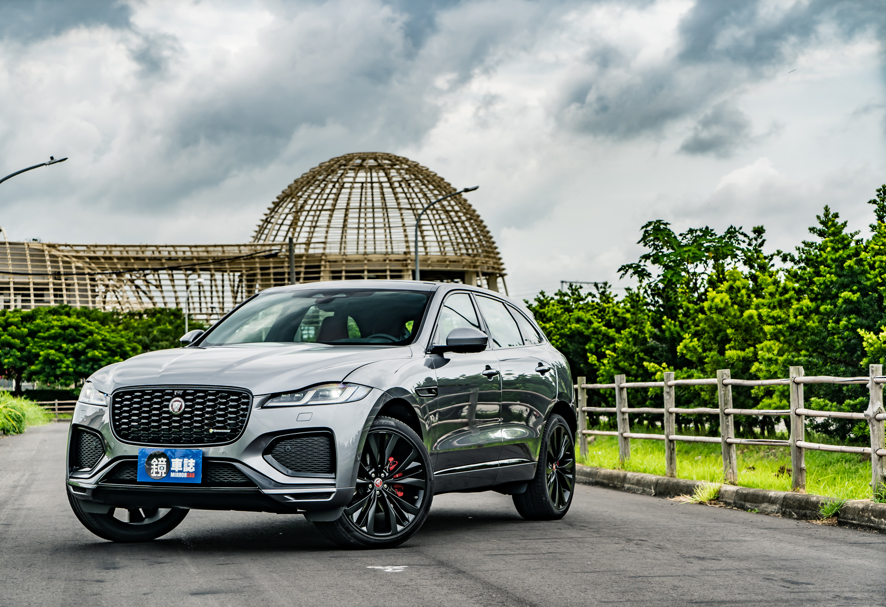 【鏡試駕】剽悍與優雅之間！JAGUAR F-Pace P250 R-Dynamic S