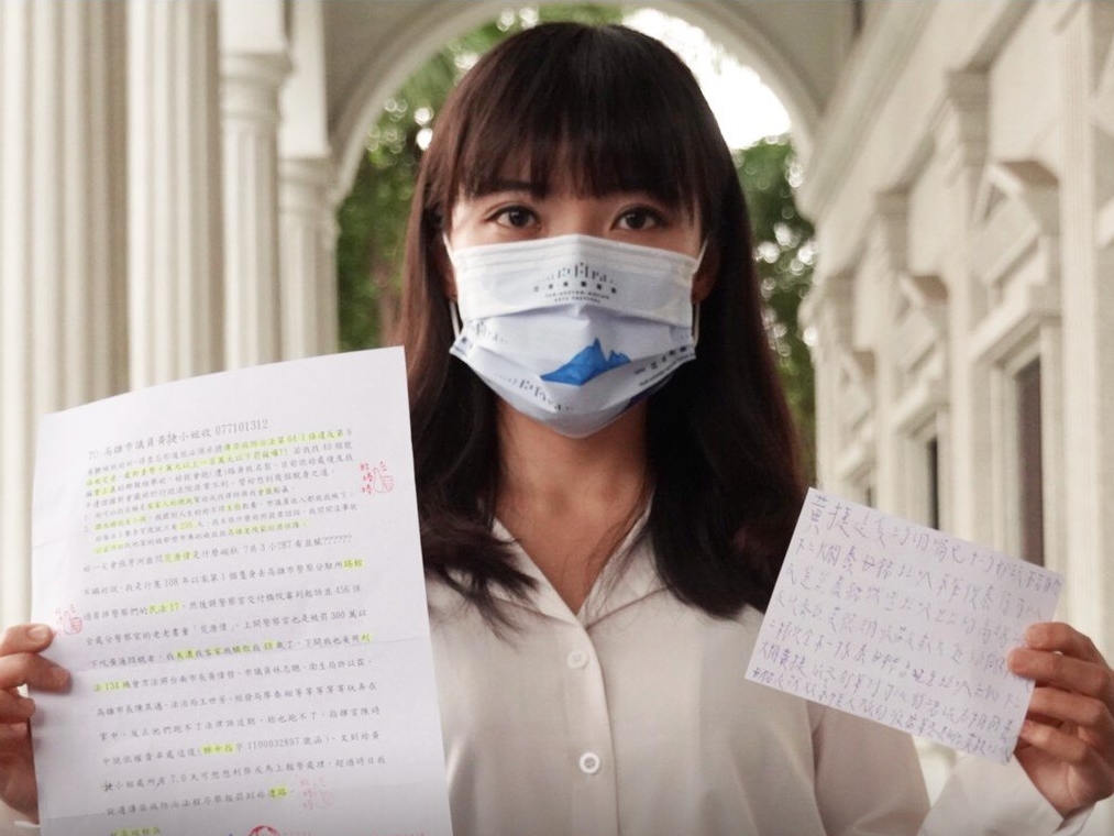 高雄市議員黃捷因為接種高端疫苗，竟然收到2封手寫恐嚇信。（翻攝自黃捷臉書）