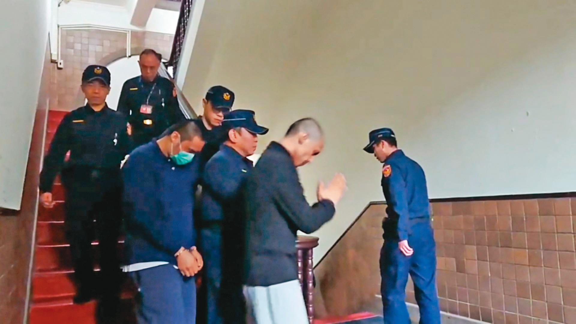 主謀林男(右)及其他4名共犯,去年遭法院判處無期徒刑定讞。(東森新聞提供)