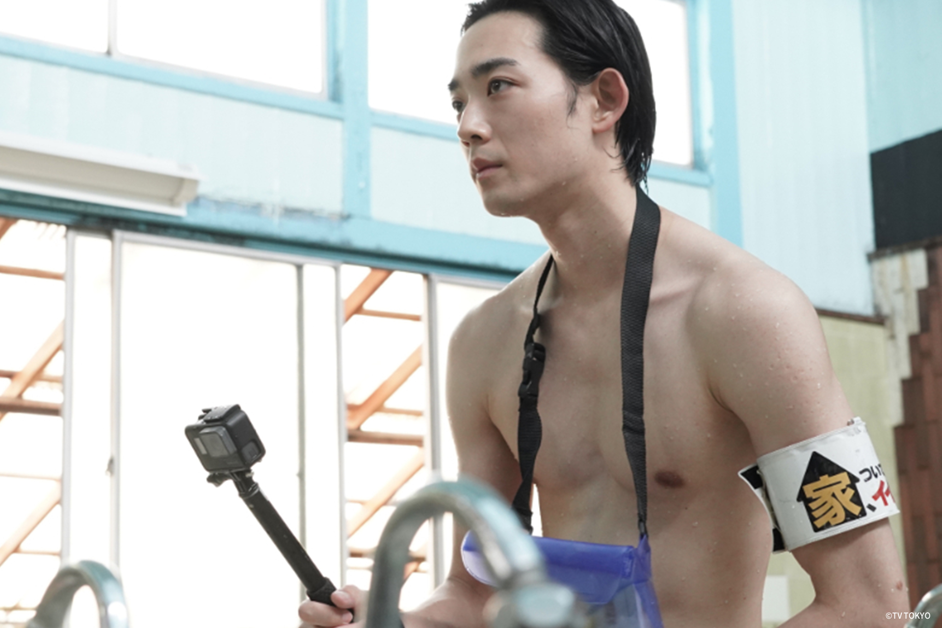 人氣綜藝綜藝節目《跟拍到你家》改編成戲劇，由人氣男星龍星涼主演。（friDay影音提供）