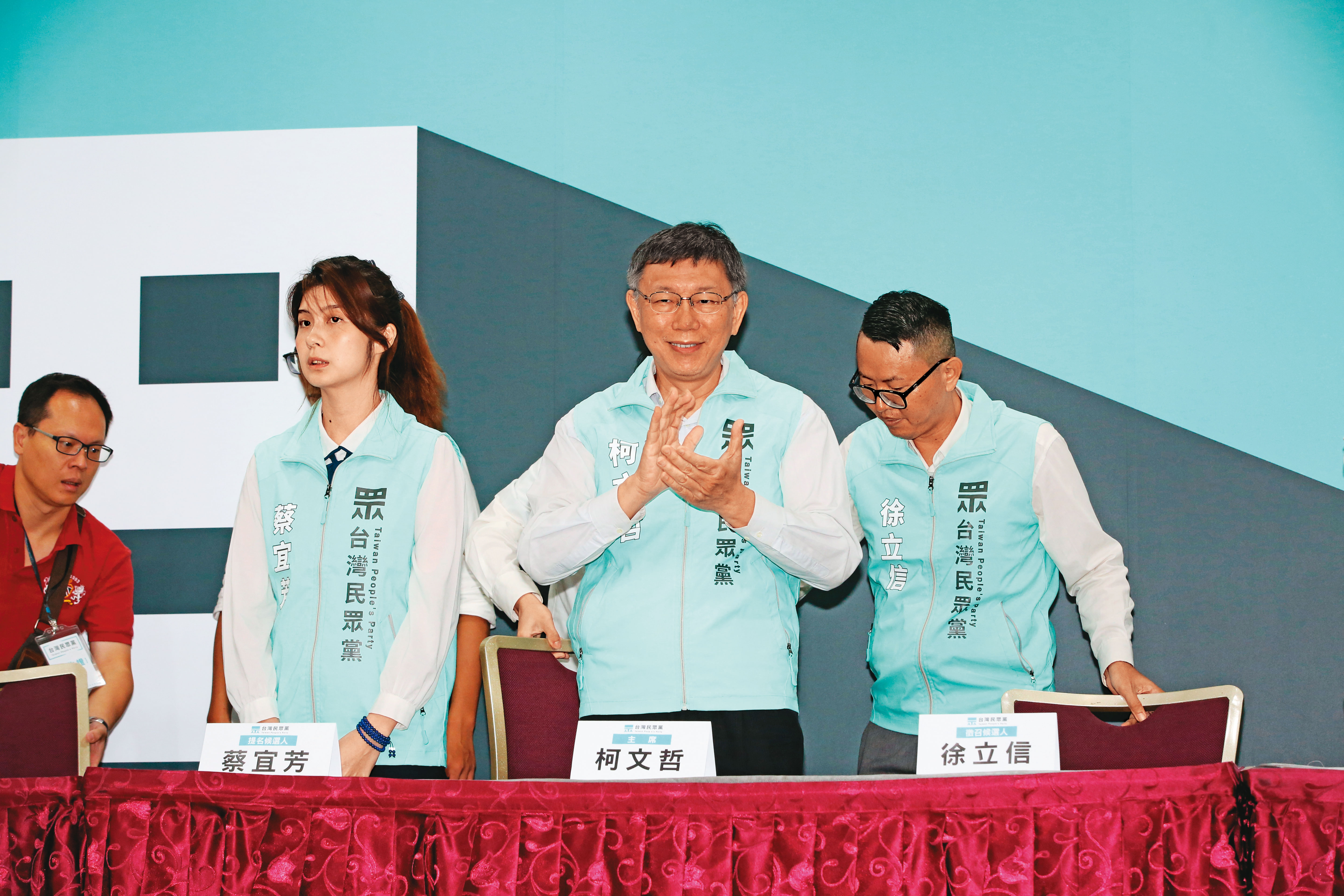 柯文哲轉戰高雄市長並非空穴來風，他在一場密會中親口證實，並揚言選上就不選總統。