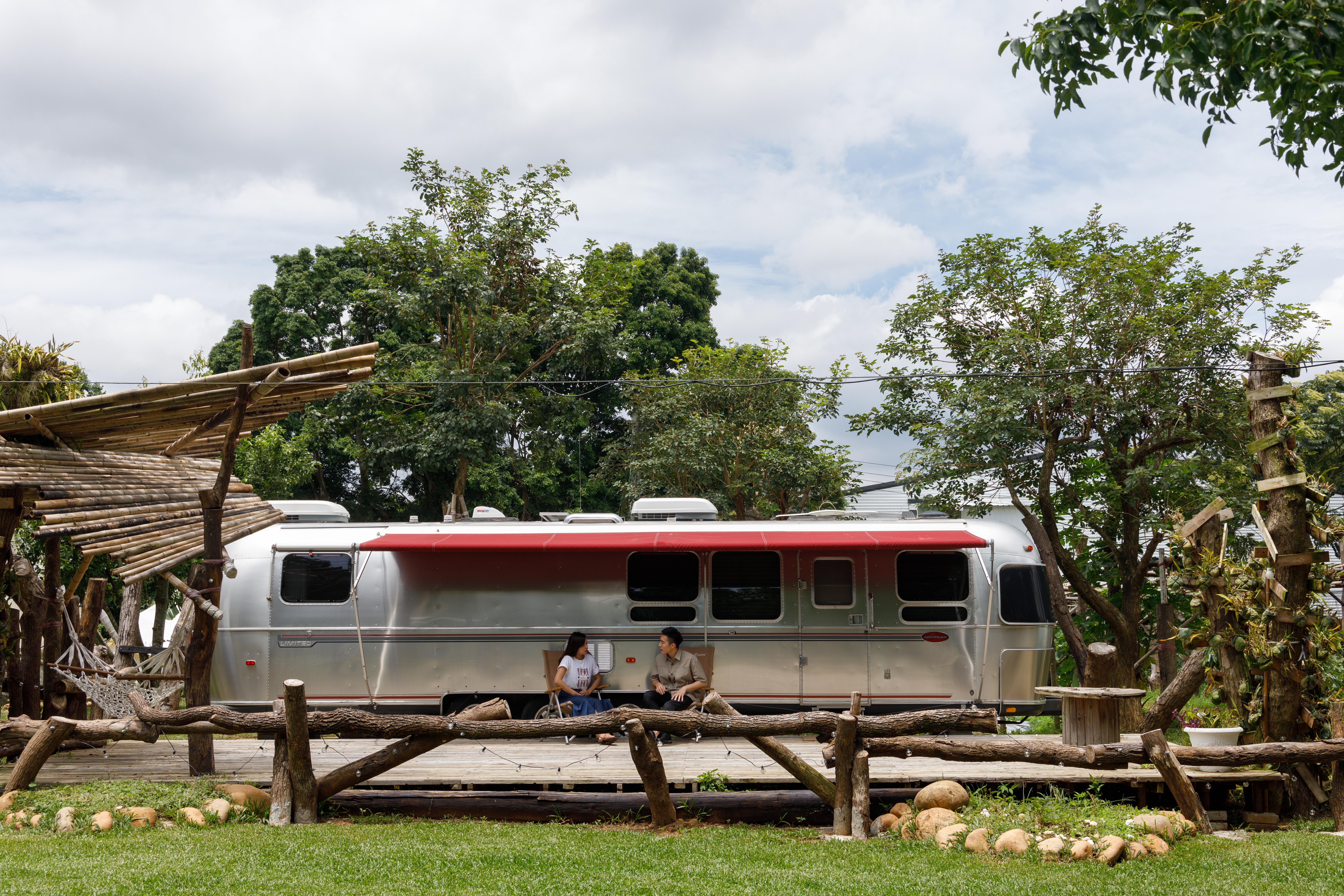 特別從國外引進北美熱門的Airstream銀彈露營車。