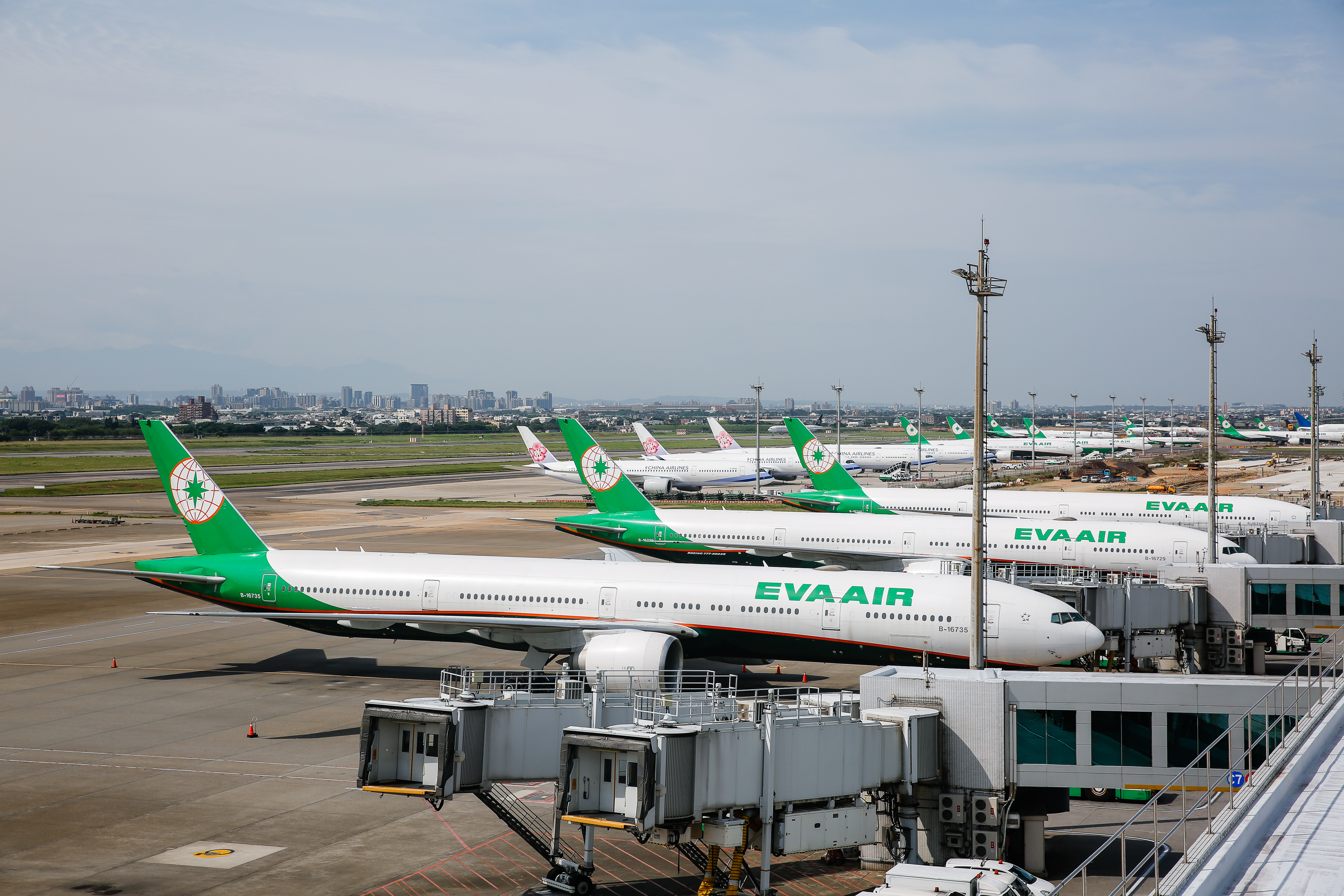 長榮航空近期有3名機師發生突破性感染確診。（本刊資料照）