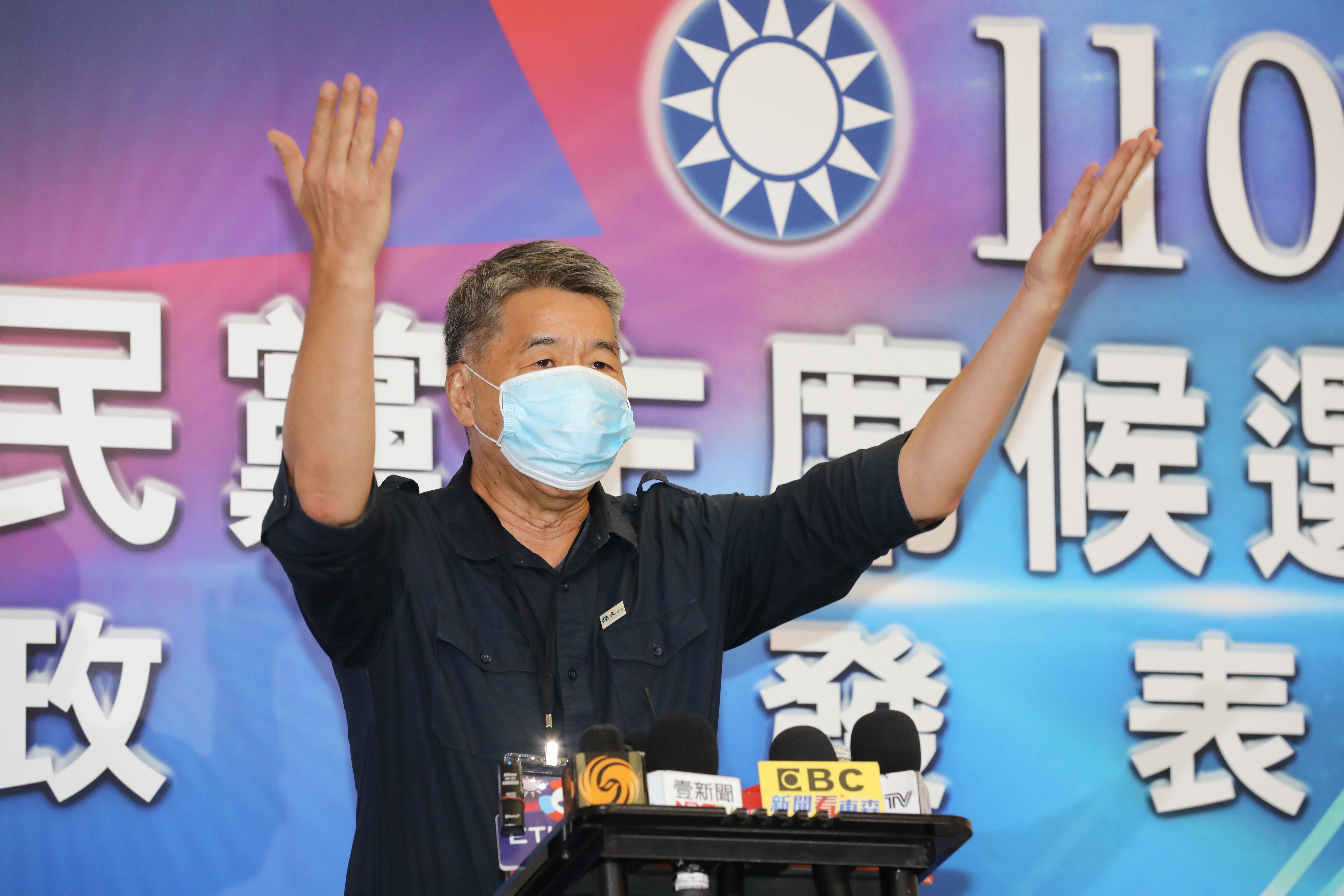 張亞中表示「台灣人也是中國人」。