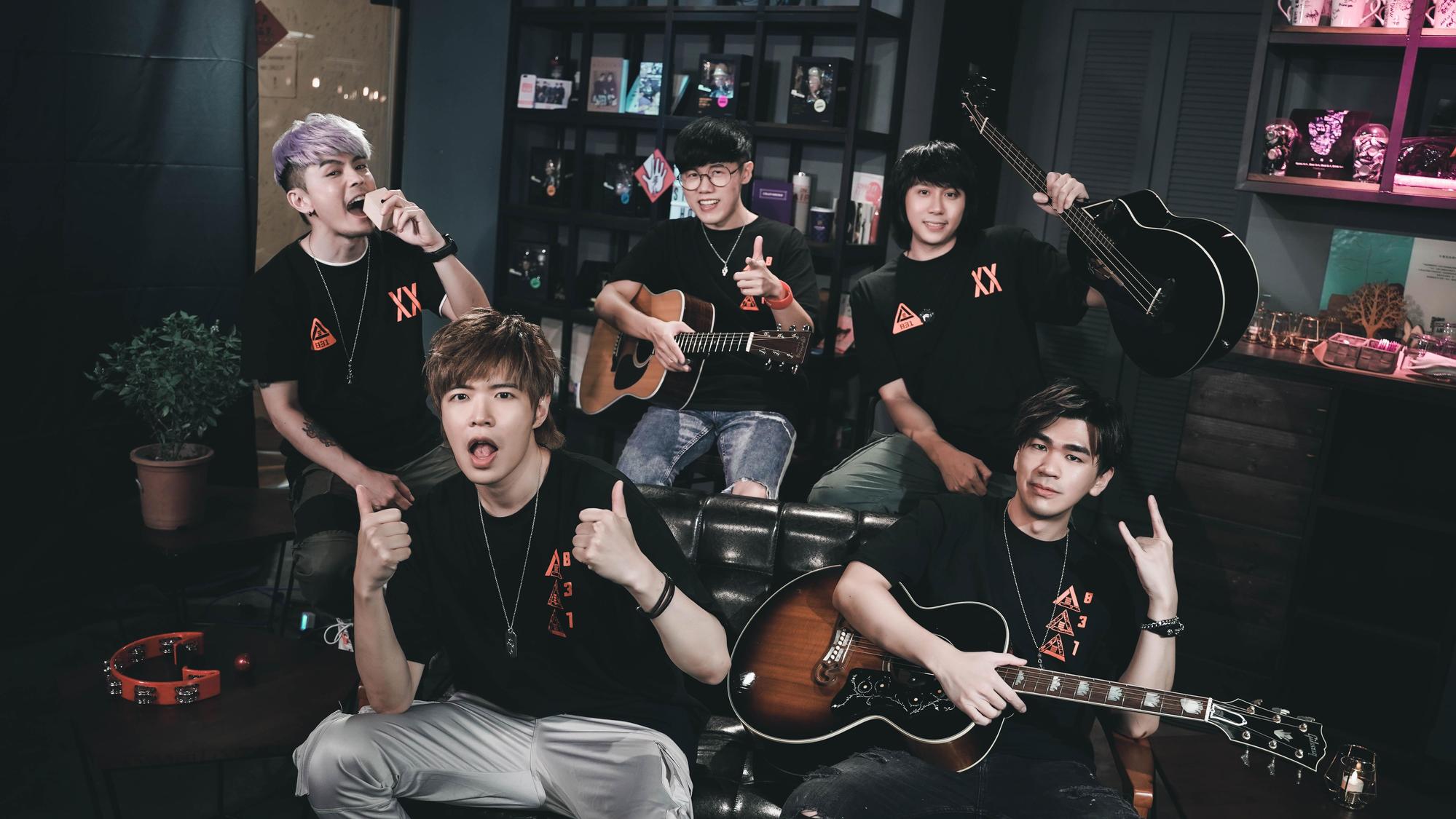 線上生日趴結束後 八三夭加碼安可直播連唱六首大放送。（KKLIVE提供）