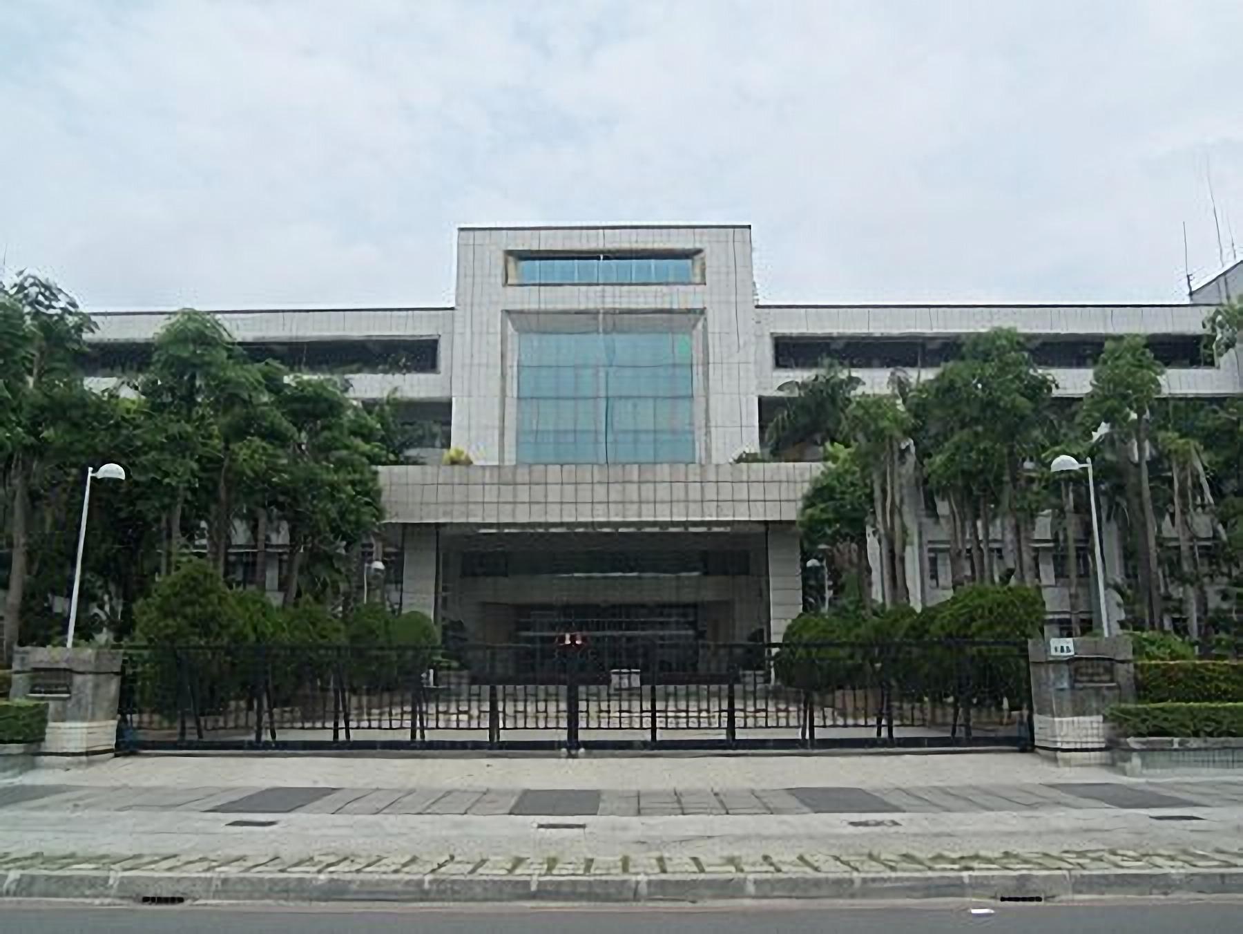 男子劉志偉非法當密醫從事醫美療程，遭高雄高分院判刑。（翻攝畫面）