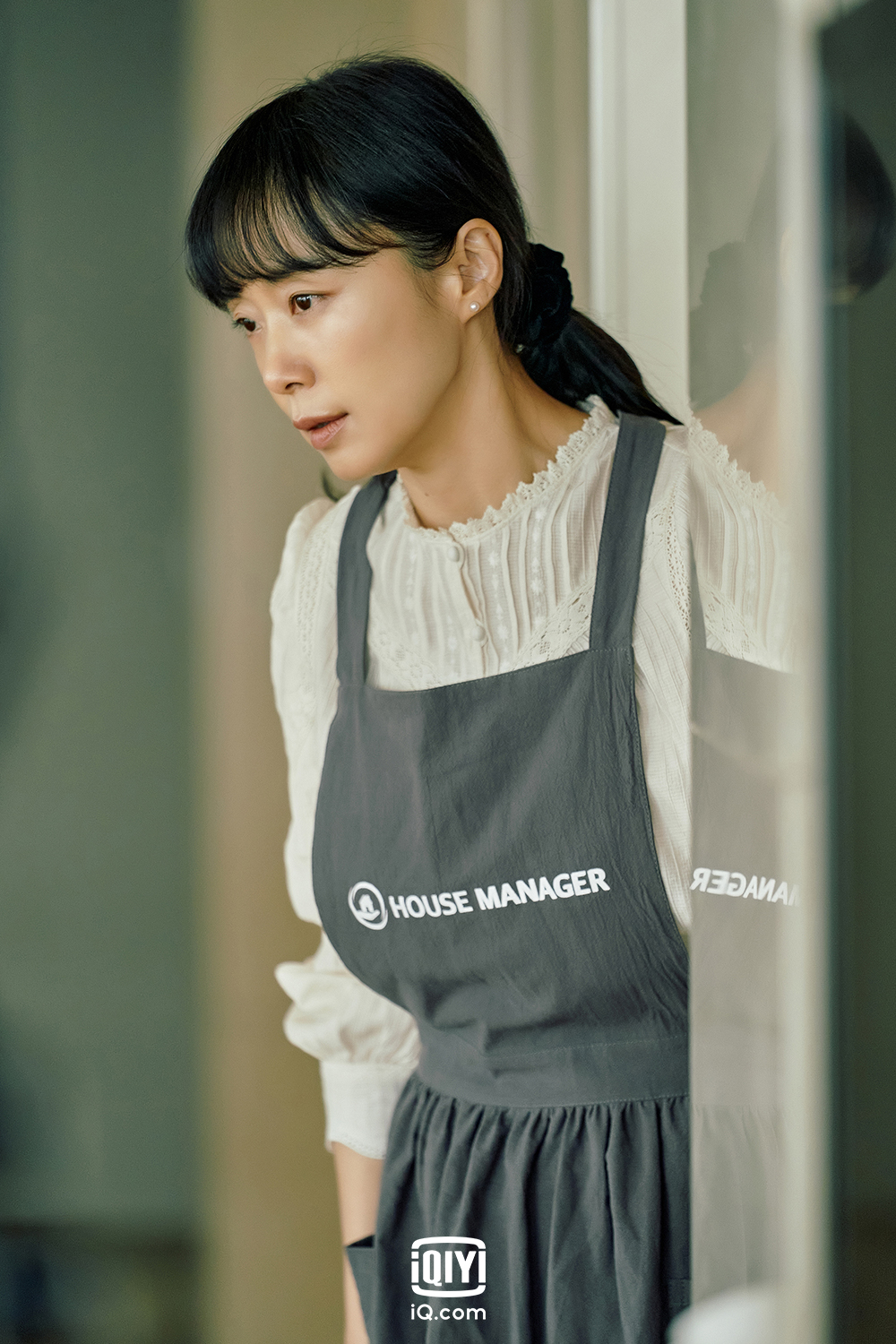 全道嬿辭掉出版社工作不敢跟家人說，偷偷當居家清潔婦賺錢。（愛奇藝國際站提供）