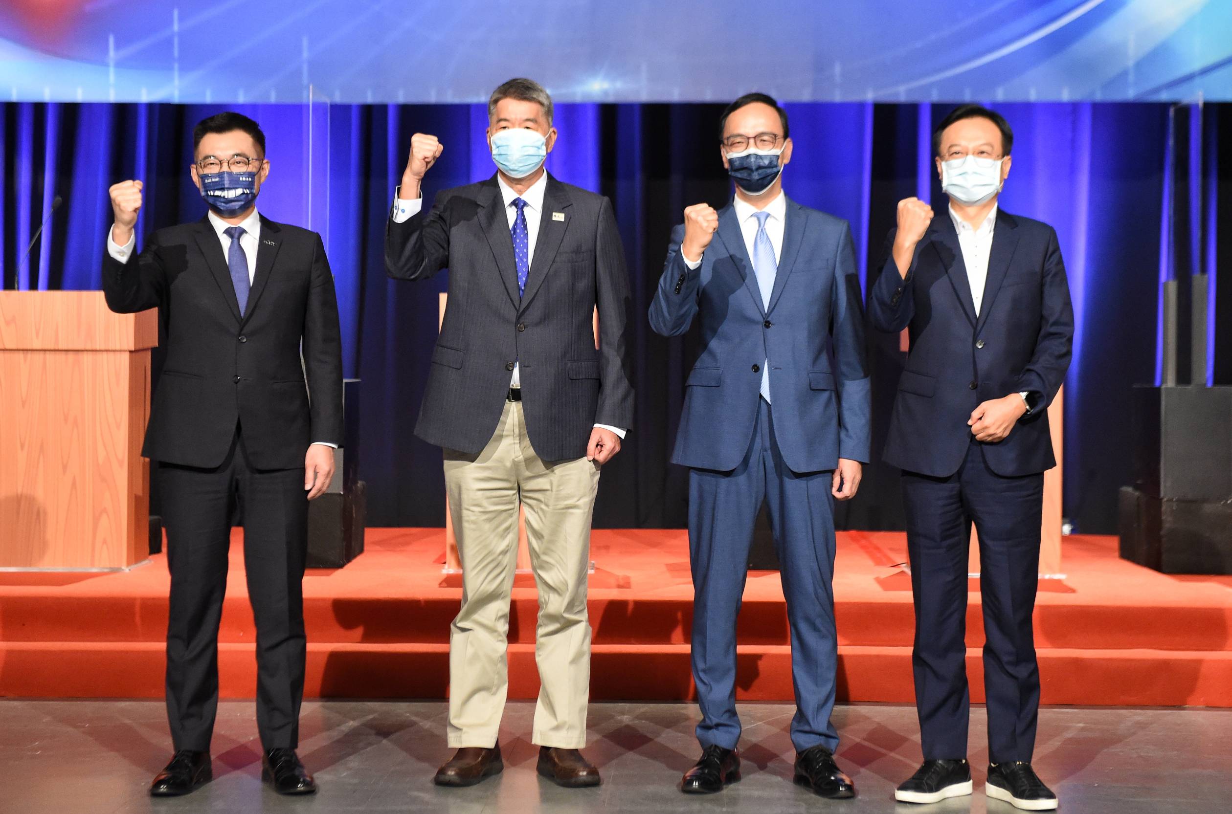 國民黨昨日舉辦電視政見發表會,江啟臣(左起)、張亞中、朱立倫與卓伯源各自對各項議題交鋒。