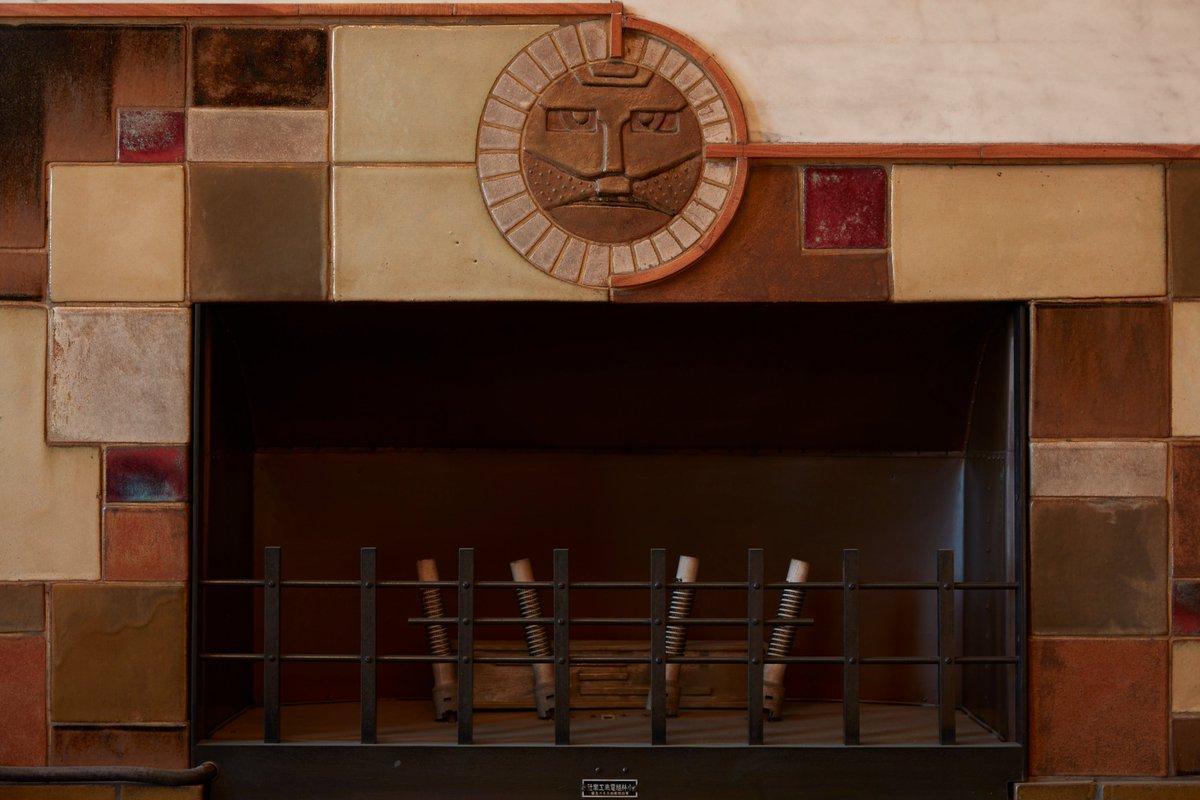 任天堂舊本社的壁爐。整棟建築內共有4組壁爐，設計都不相同。（翻攝自@n10Yamauchi Twitter）