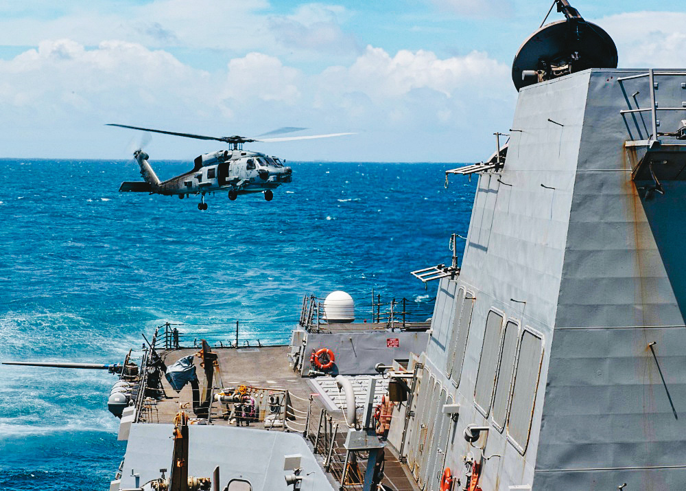 第七艦隊艦隻頻頻進出台灣海峽，規模不比過去共同防禦條約時期少。不但美國軍艦來，加拿大、法國軍艦也走台灣海峽。（翻攝第七艦隊臉書）