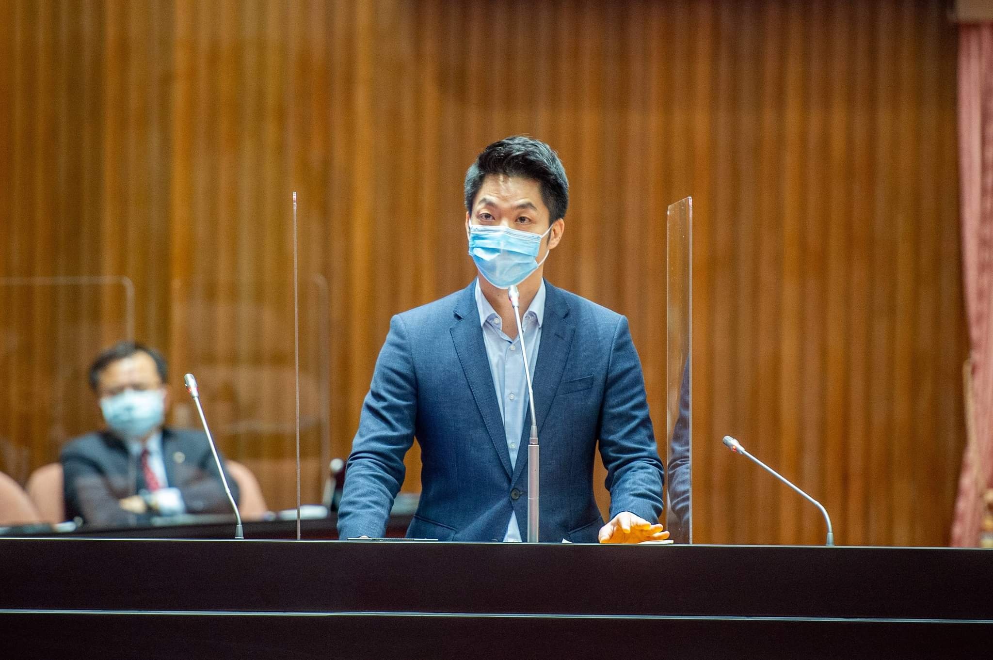 立委蔣萬安表示，面對多變化可能隨時反撲的疫情，「我們仍沒有鬆懈的本錢」，呼籲大家一同謹慎以對。（翻攝自蔣萬安臉書）