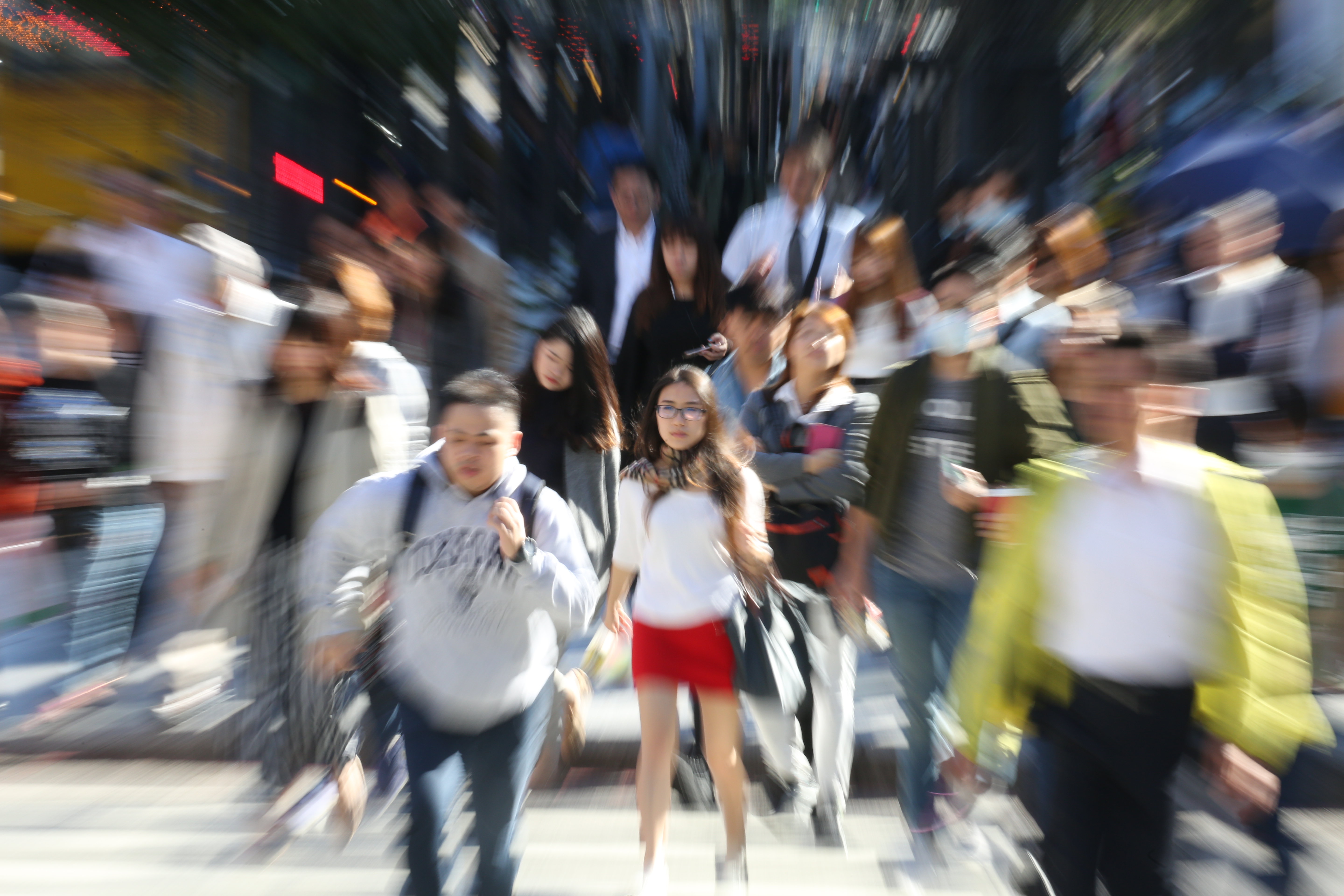 7、8年級爸媽質疑接種順序遲遲被以上班不會有染疫風險」來塘塞，示意圖，非當事人。（資料照）