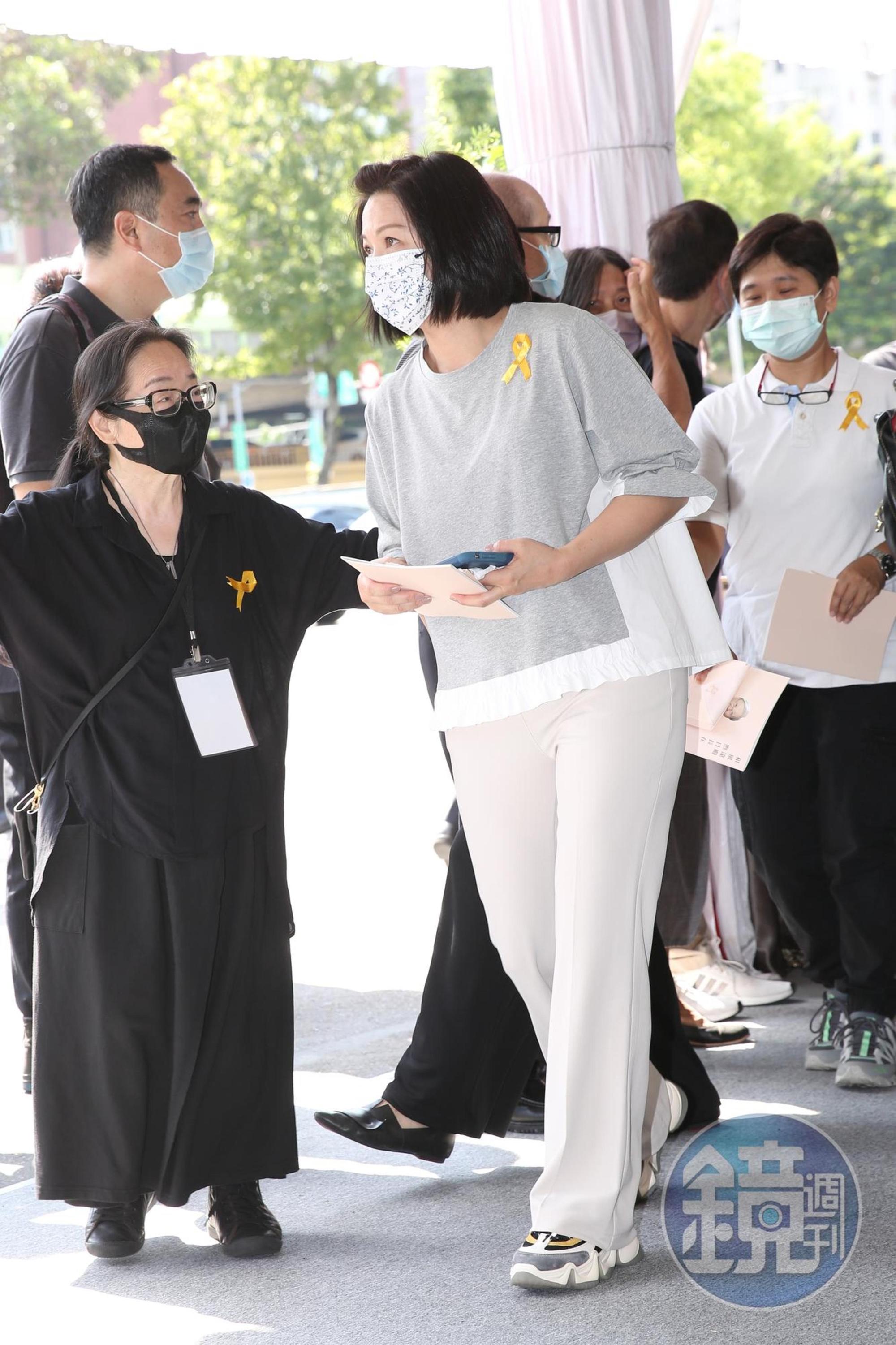 楊貴媚低調前往，表示李行導演很照顧她，兩人結下不解之緣。