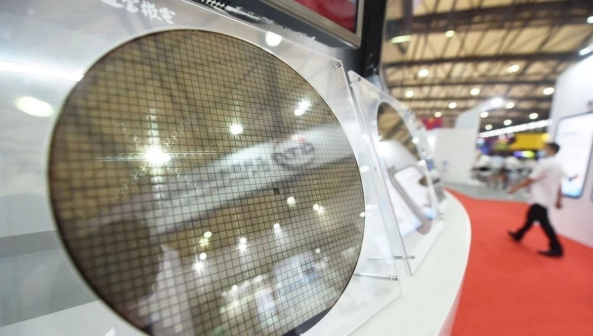 十年磨一劍，石墨烯在尖端科技領域的殺手級應用，已在半導體領域露出一絲曙光，中國更想藉此在第三代半導體技術上彎道超車。（翻攝微博）