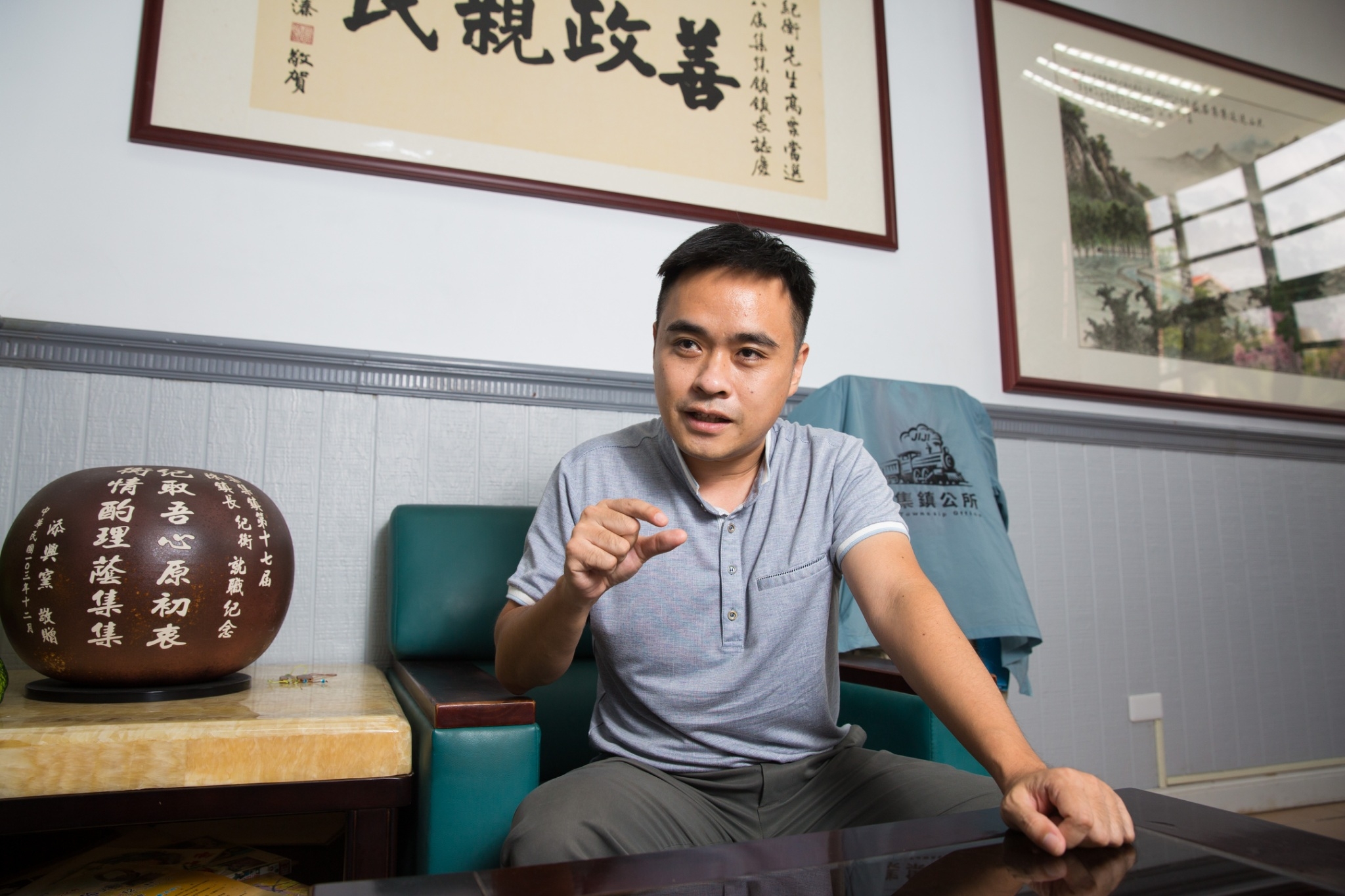 陳紀衡表示，國民黨縣長很會做人，但施政就是頭痛醫頭，腳疼醫腳。