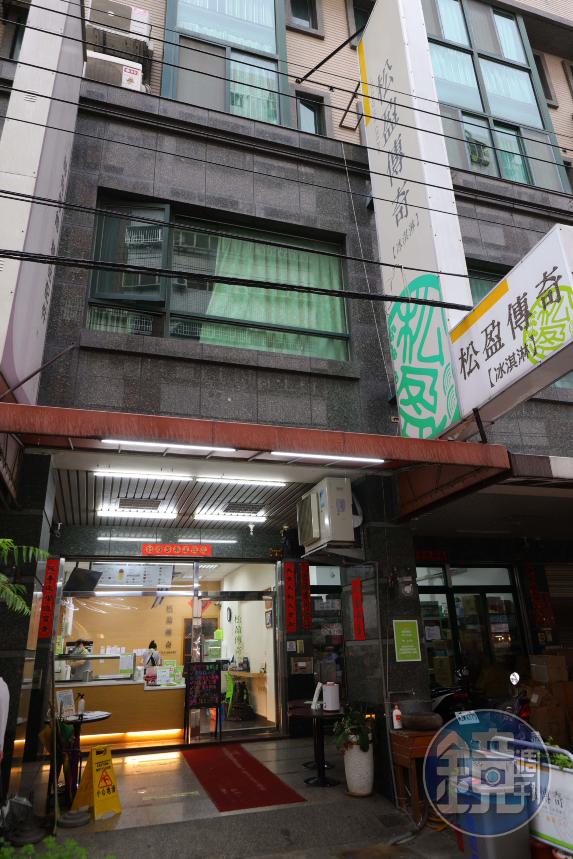 雖然主客群是在地人，但還是有許多觀光客慕名來到大里一嚐松盈好味道。