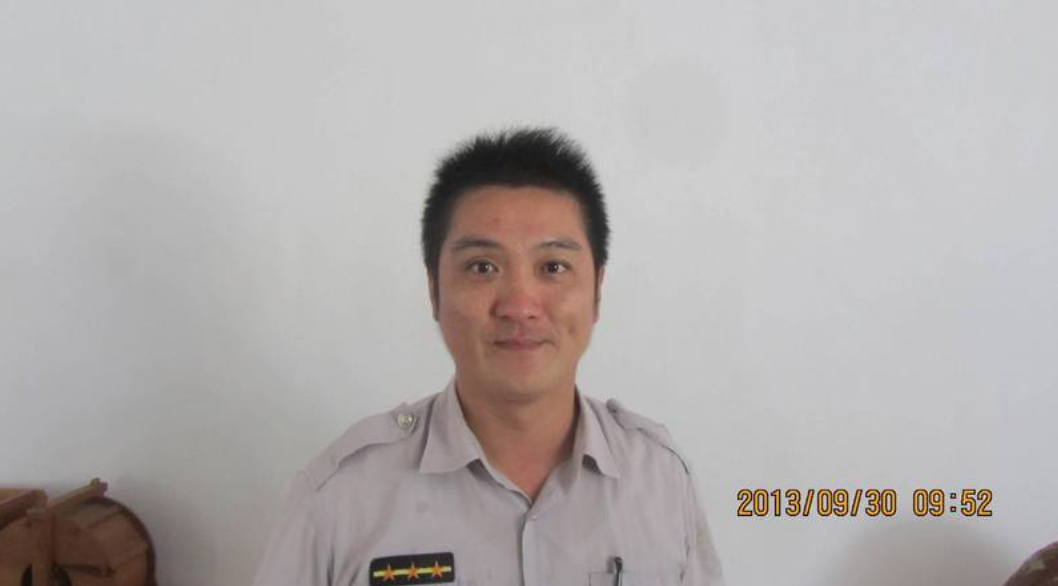 「條子鴿」酈俊睿影射謝長廷兒子張維洲耍特權卻踢鐵板，現在又被昔日同僚爆出他借勢藉端。（翻攝畫面）