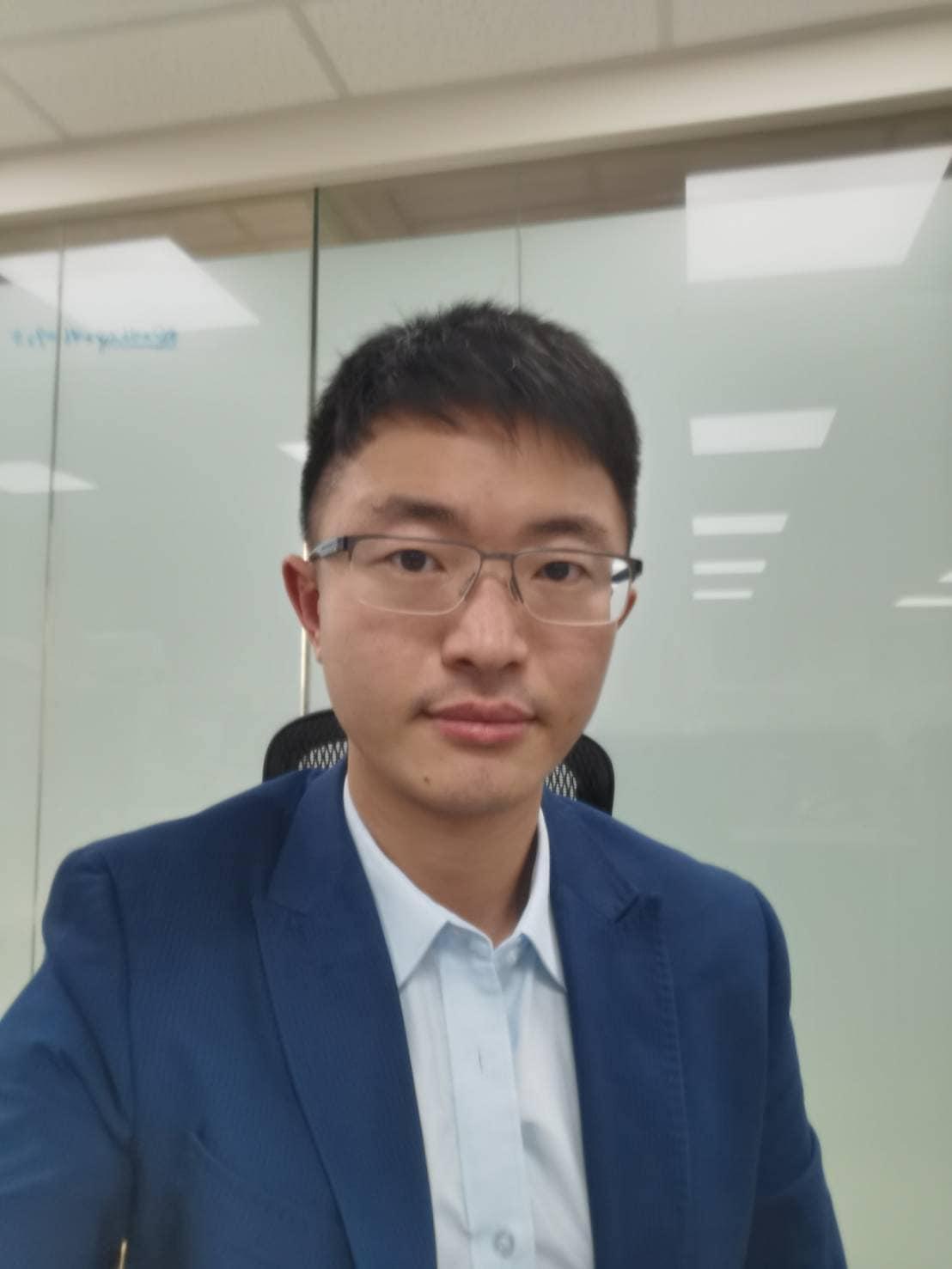 酈俊睿擔任台北市議員侯漢廷（圖）的助理，卻被爆出態度不佳為難市府和警察同仁。（翻攝侯漢廷臉書）