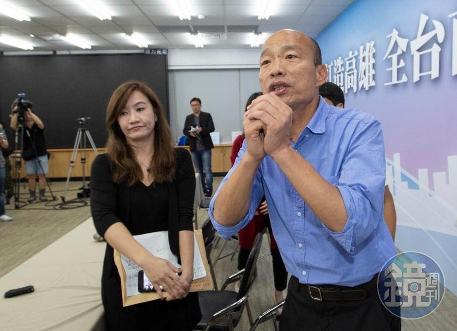 韓國瑜(右)近日飛往美國進行演講,王淺秋(左)否認是為了避開黨主席選舉。(本刊資料照)