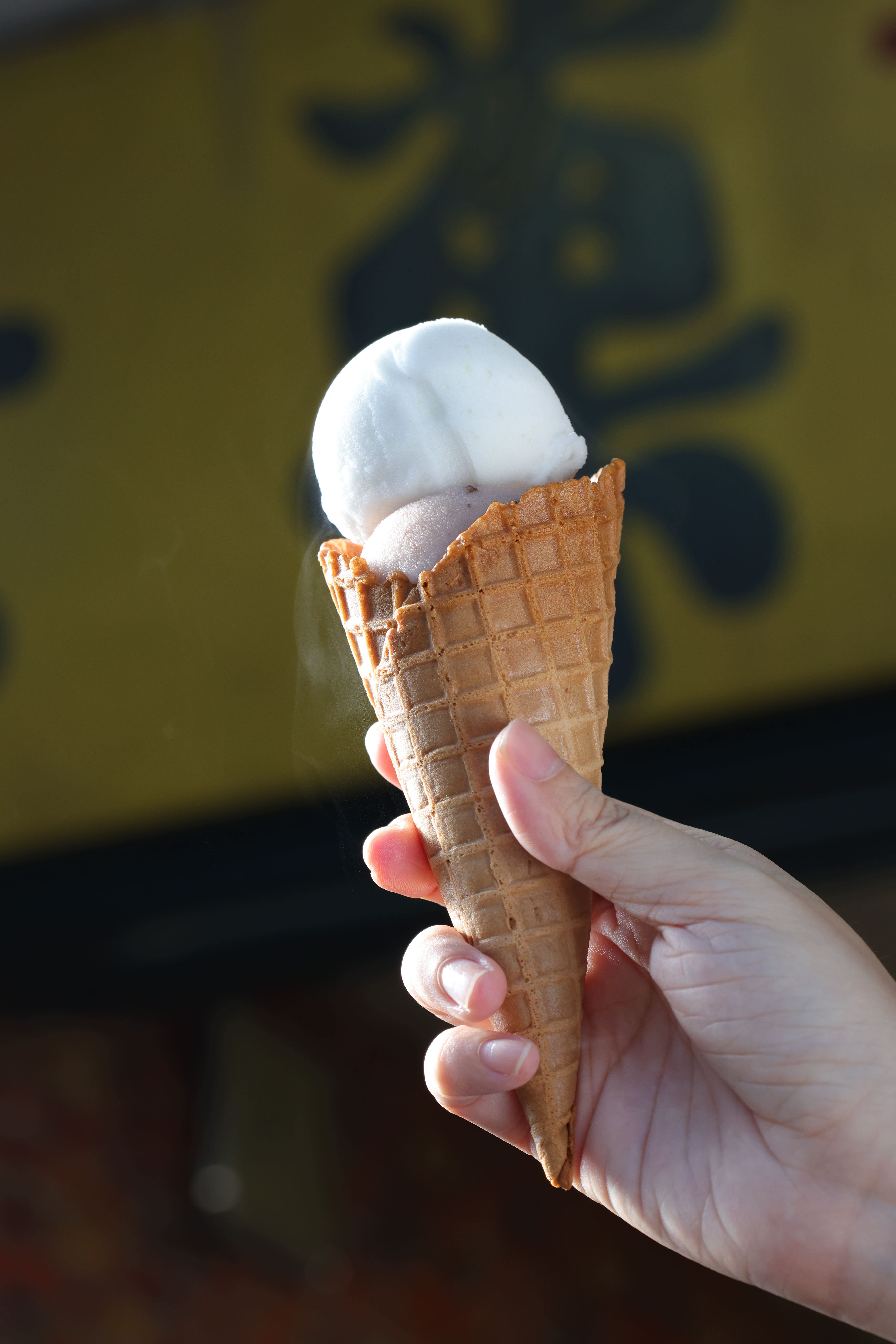 離家不遠也可以選擇餅乾甜筒裝吧噗，或者另外購買甜筒回家自己裝。