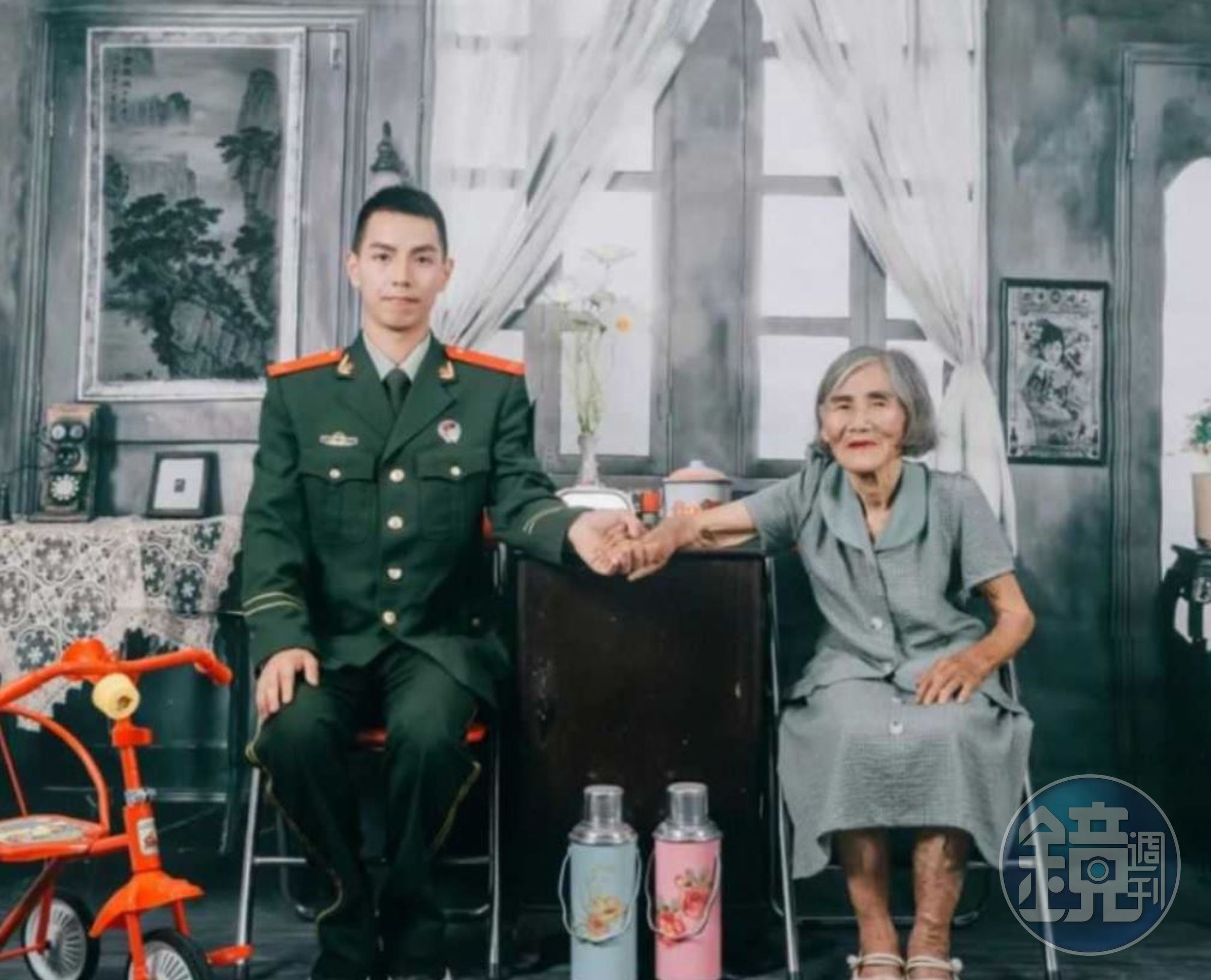 張佳港說，雖然外婆僅有小學畢業，他卻從外婆身上學到了很多，善良、為別人考慮、時時心懷感恩。（翻攝微博）