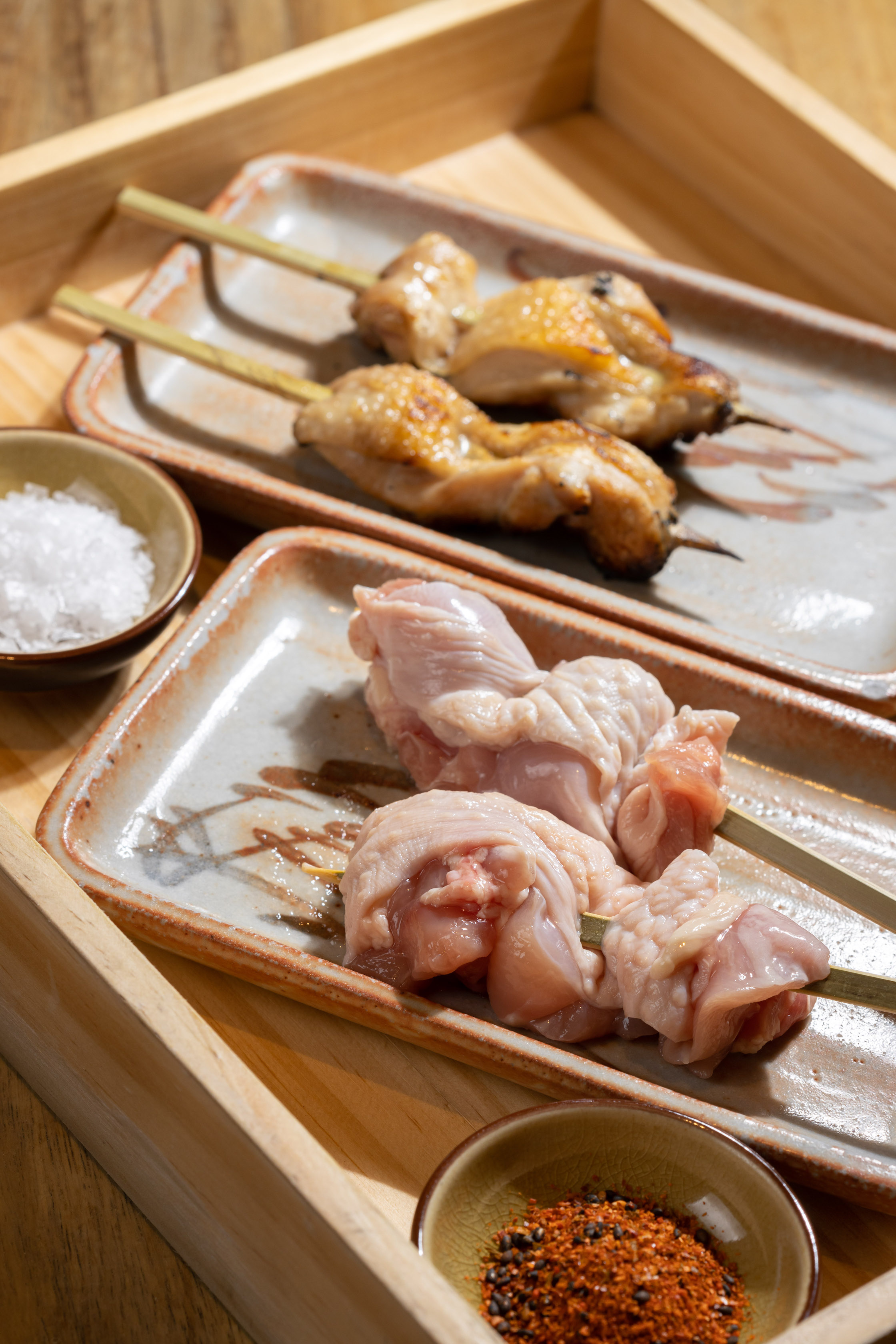 若人數較多,還可單點其他部位回家烤,運動頻繁的「膝蓋肉」肉質比雞腿更Q彈。(320元/4串)
