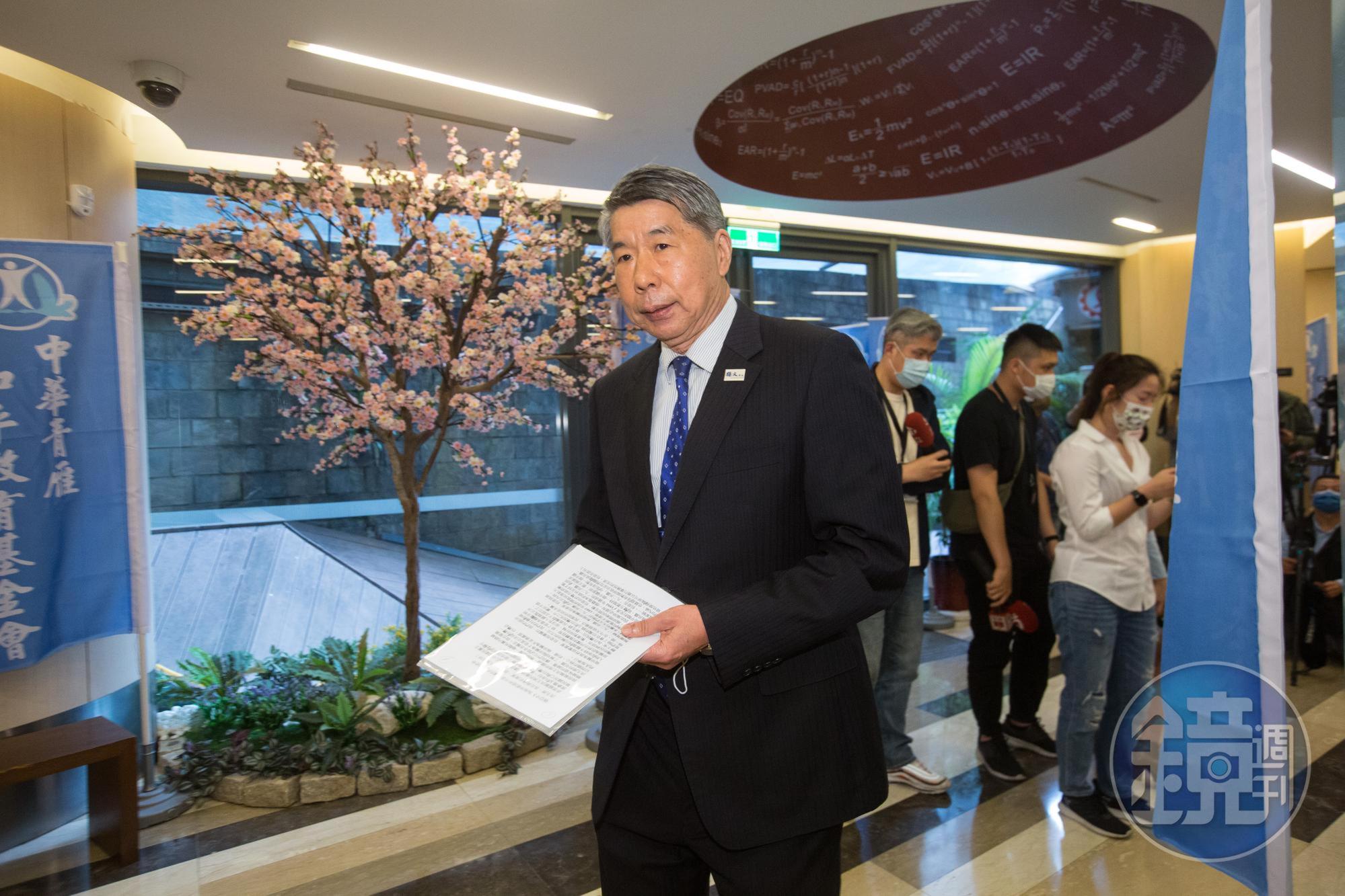 參選國民黨主席的孫文學校總校長張亞中說,打算去了解倫敦政經學院是否為正規大學。(本刊資料照)