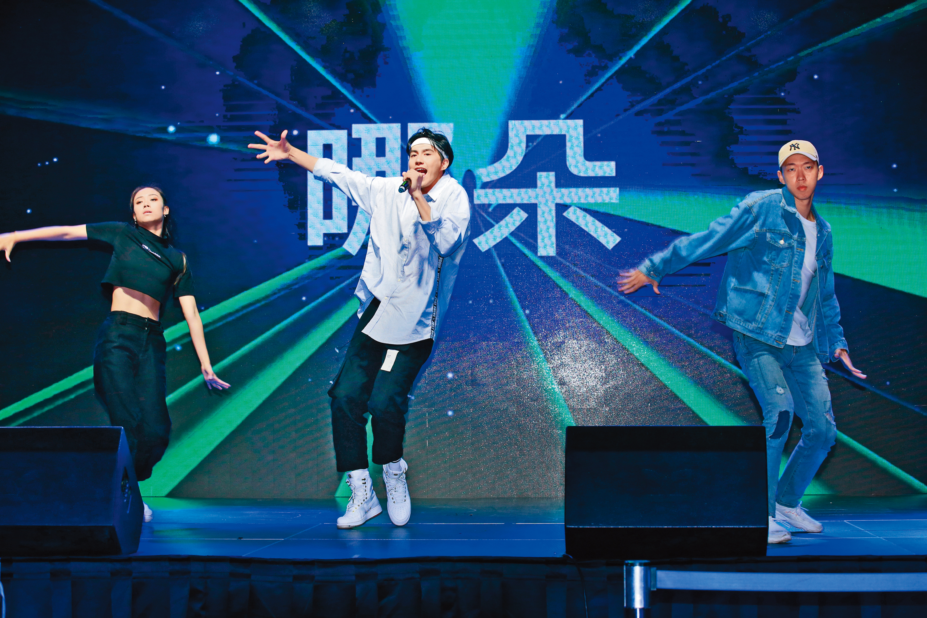 潘君侖(中)熱愛唱歌,期許自己能當一位全方位唱跳歌手。