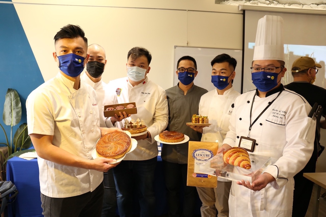 入秋之後，甜點也要換季，烘焙師傅們開始推出千層派、可頌、肉桂卷和國王派等奶香濃郁的西式點心，更多酥香新口味陸續登場。（德麥食品提供）
