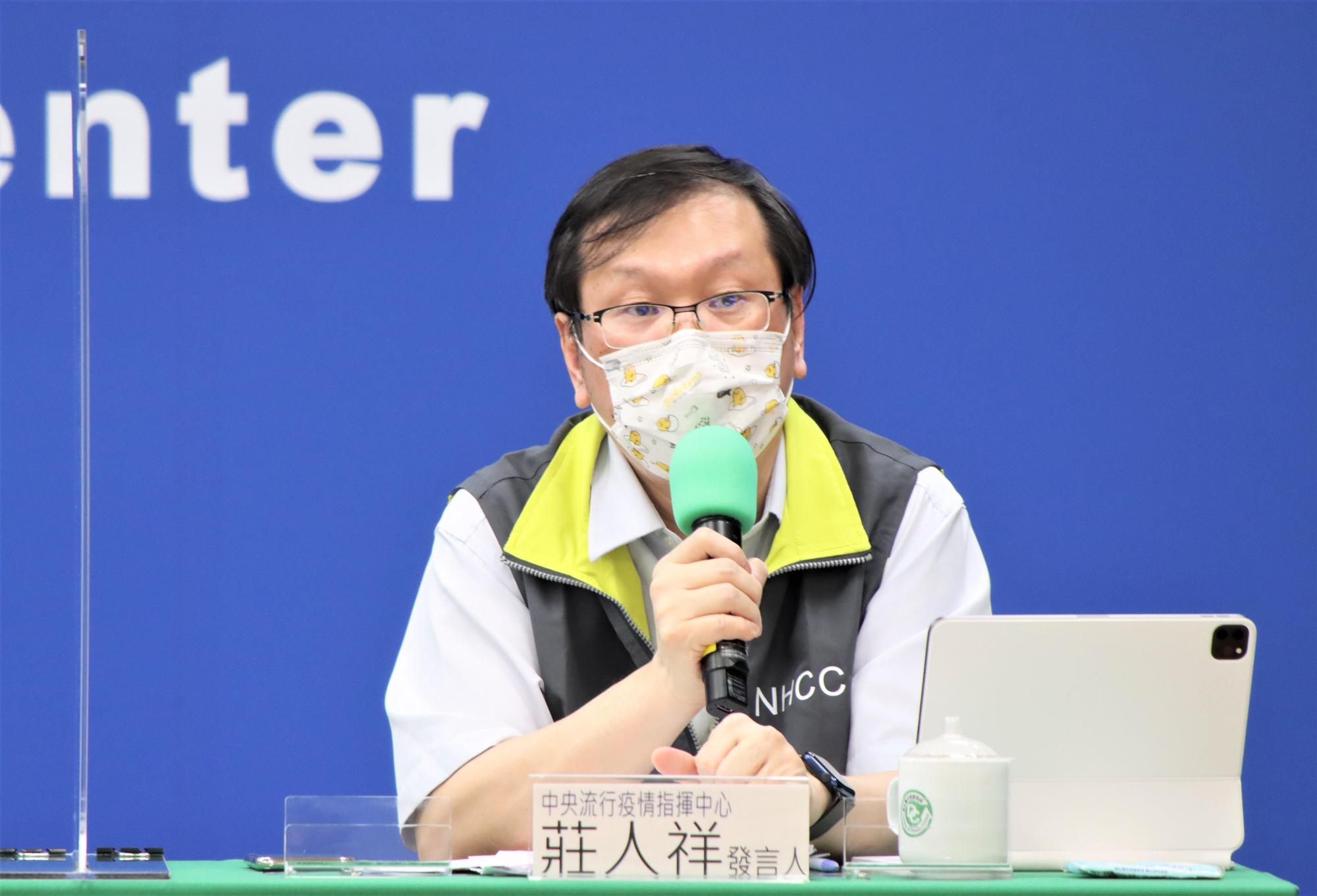莊人祥表示,確診的台大癌醫美食街員工與幼兒園群聚無關。(指揮中心提供)
