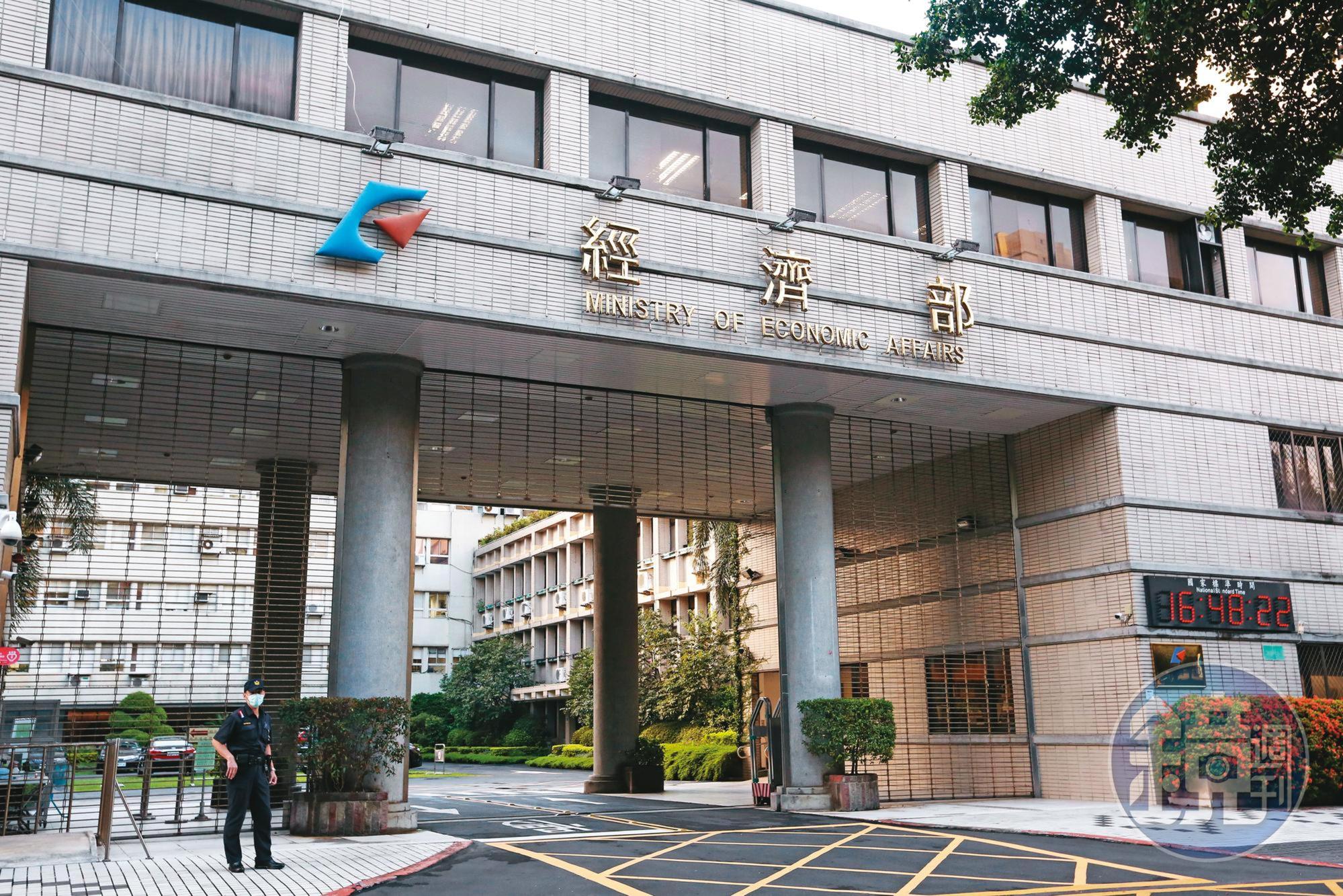 9月13日貿調會裁定東南亞4國磁磚造成國內業者損害，本土業者和進口商角力是否課稅。