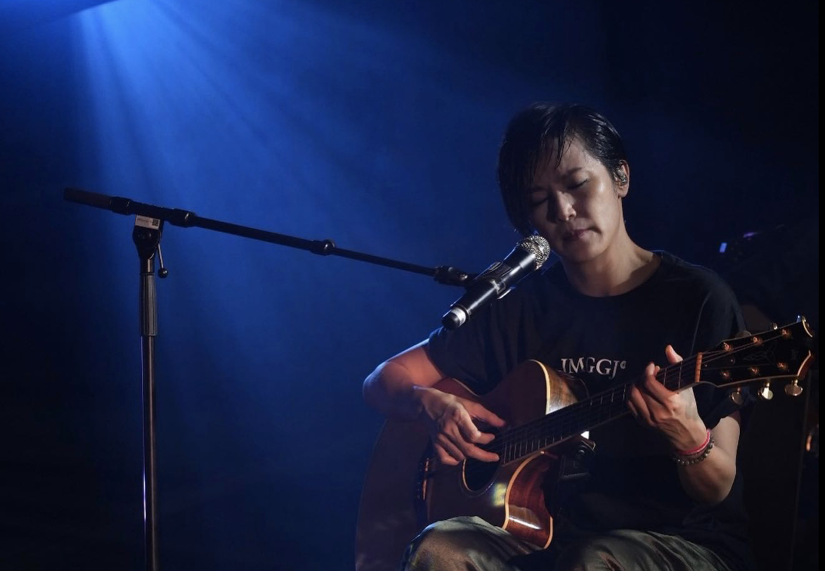 何韻詩演唱會場地於開唱前一週突被取消，她照原訂計畫舉行線上演唱會。（翻攝HOCC臉書）