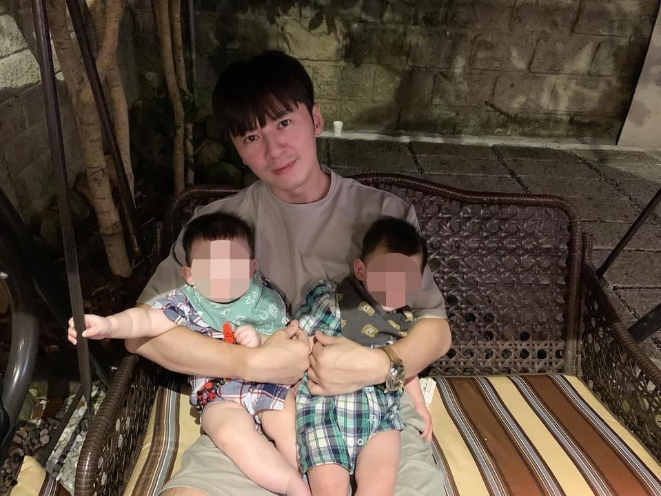 李國毅曬帶娃照,頗有為人父之風。(翻攝自李國毅臉書)