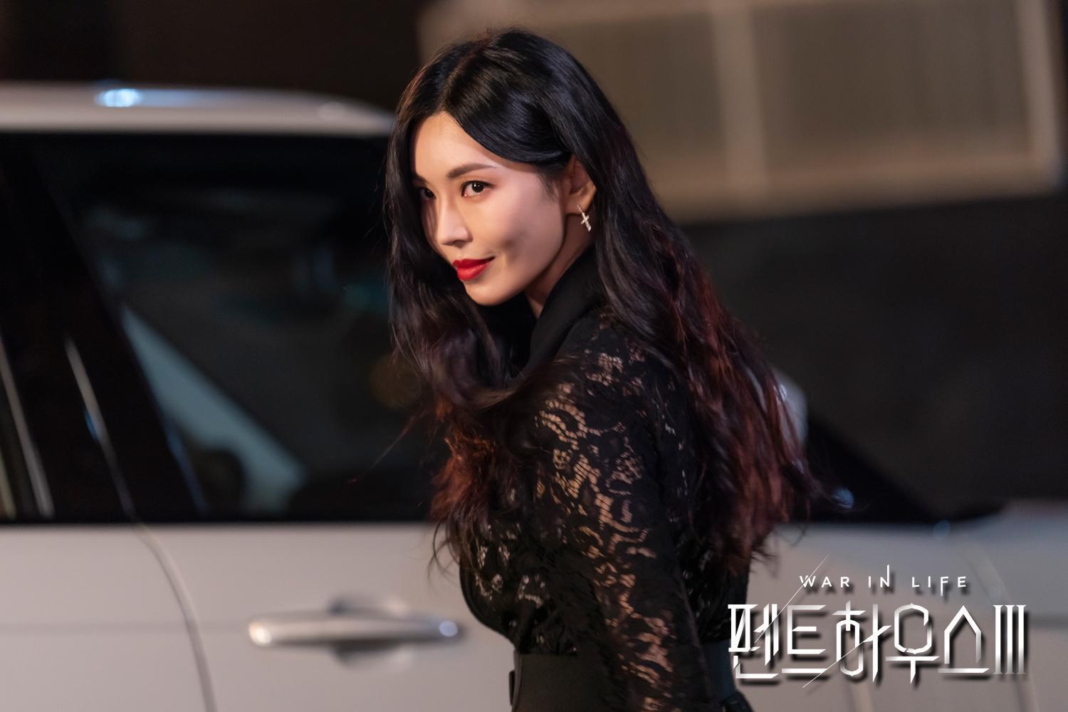金素妍在《Penthouse上流戰爭》飾演惡女千書真,壞到自己都覺得抱歉。(翻攝自官網)
