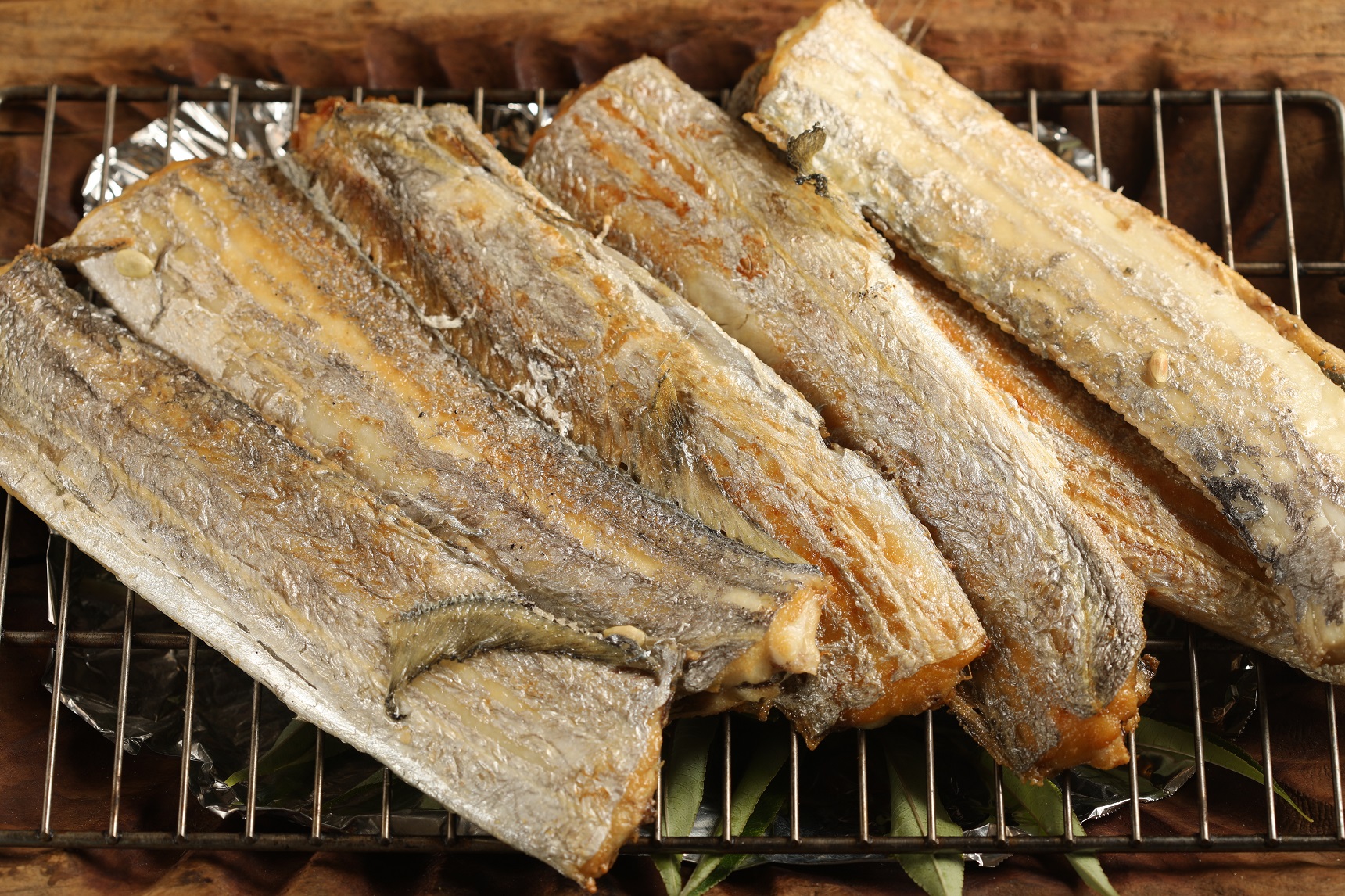 油脂豐腴的「乾煎油帶魚」，魚肉細致美味。（圖為6人份）