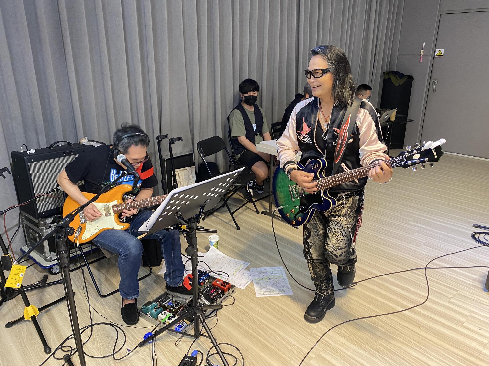 沈文程為「BACK TO 70'S西洋金曲演唱會」排練。(大大娛樂提供)