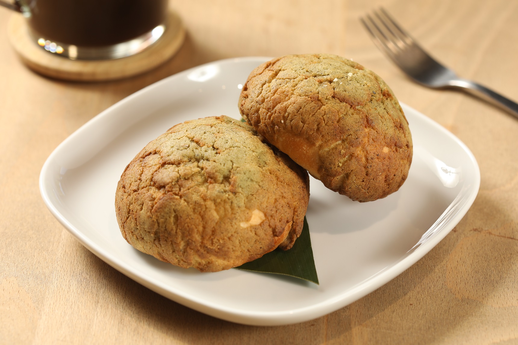 外層酥皮中加入刺蔥的「刺蔥菠蘿」。（90元／份、2個）