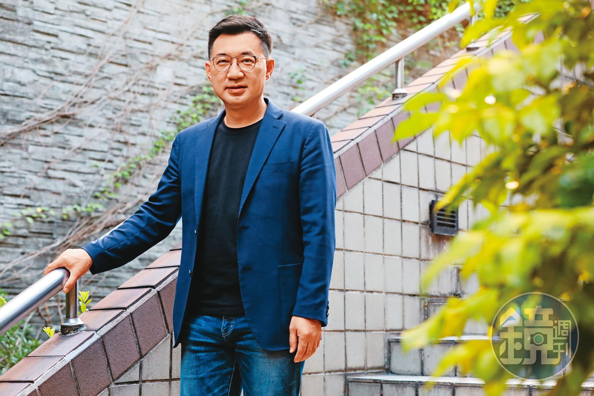 力爭黨主席連任的江啟臣9日接受本刊專訪,談到國民黨近2次大選的挫敗,他認為與全球反中氛圍有關,導致台灣年輕人不信任九二共識。