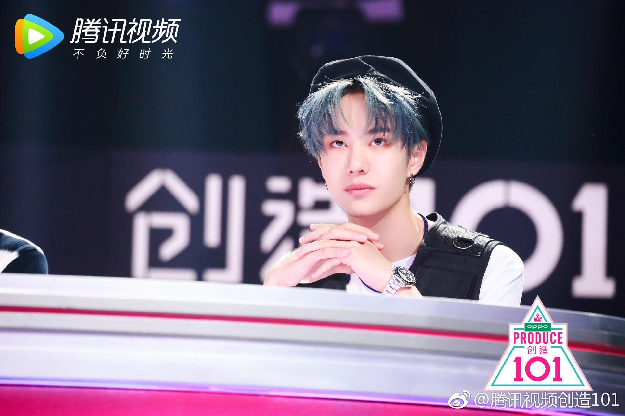 王一博回中國發展後人氣更旺，還擔任選秀節目《創造101》舞蹈老師。（翻攝自《創造101》微博）
