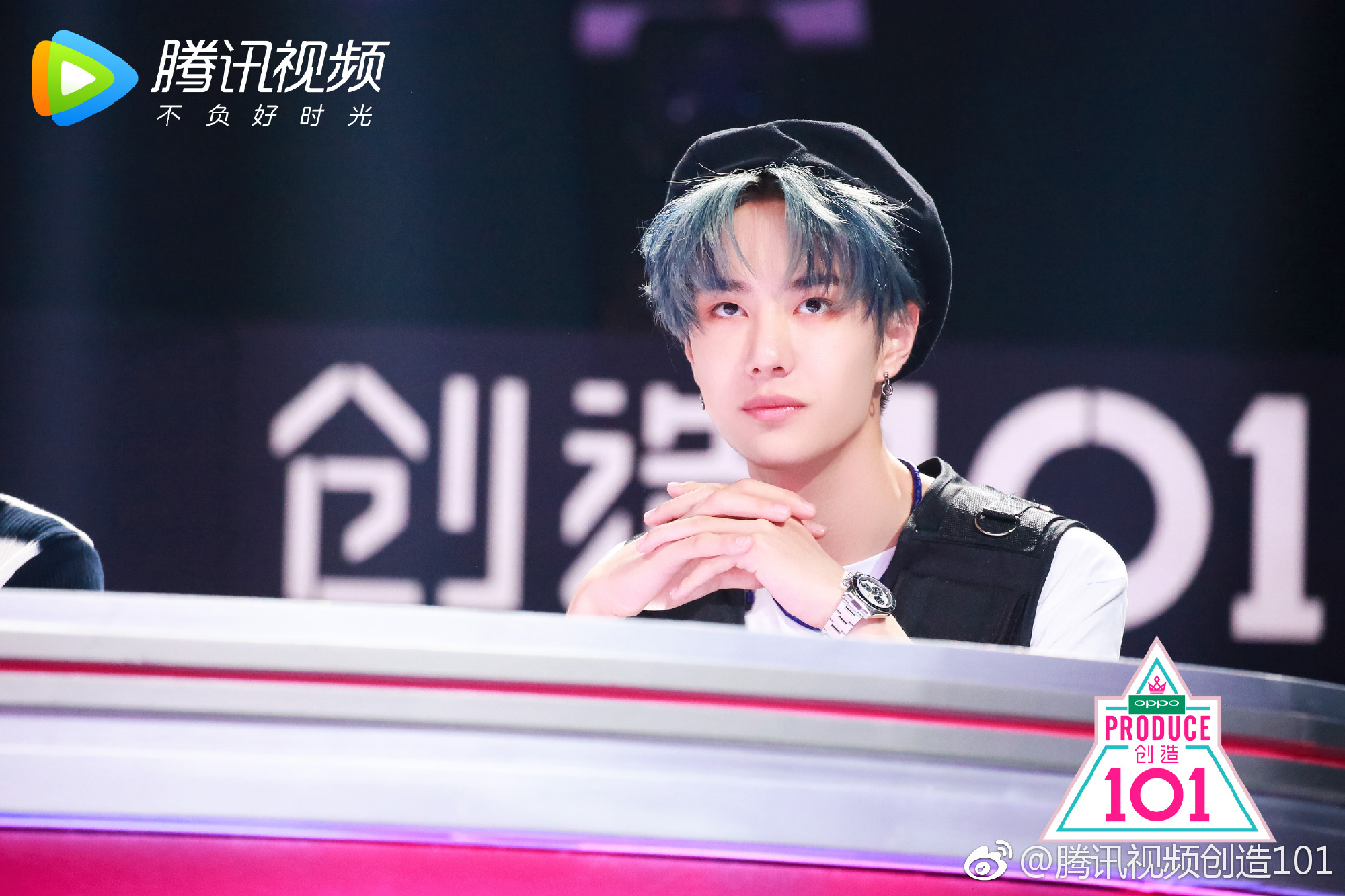 王一博回中國發展後人氣更旺，還擔任選秀節目《創造101》舞蹈老師。（翻攝自《創造101》微博）