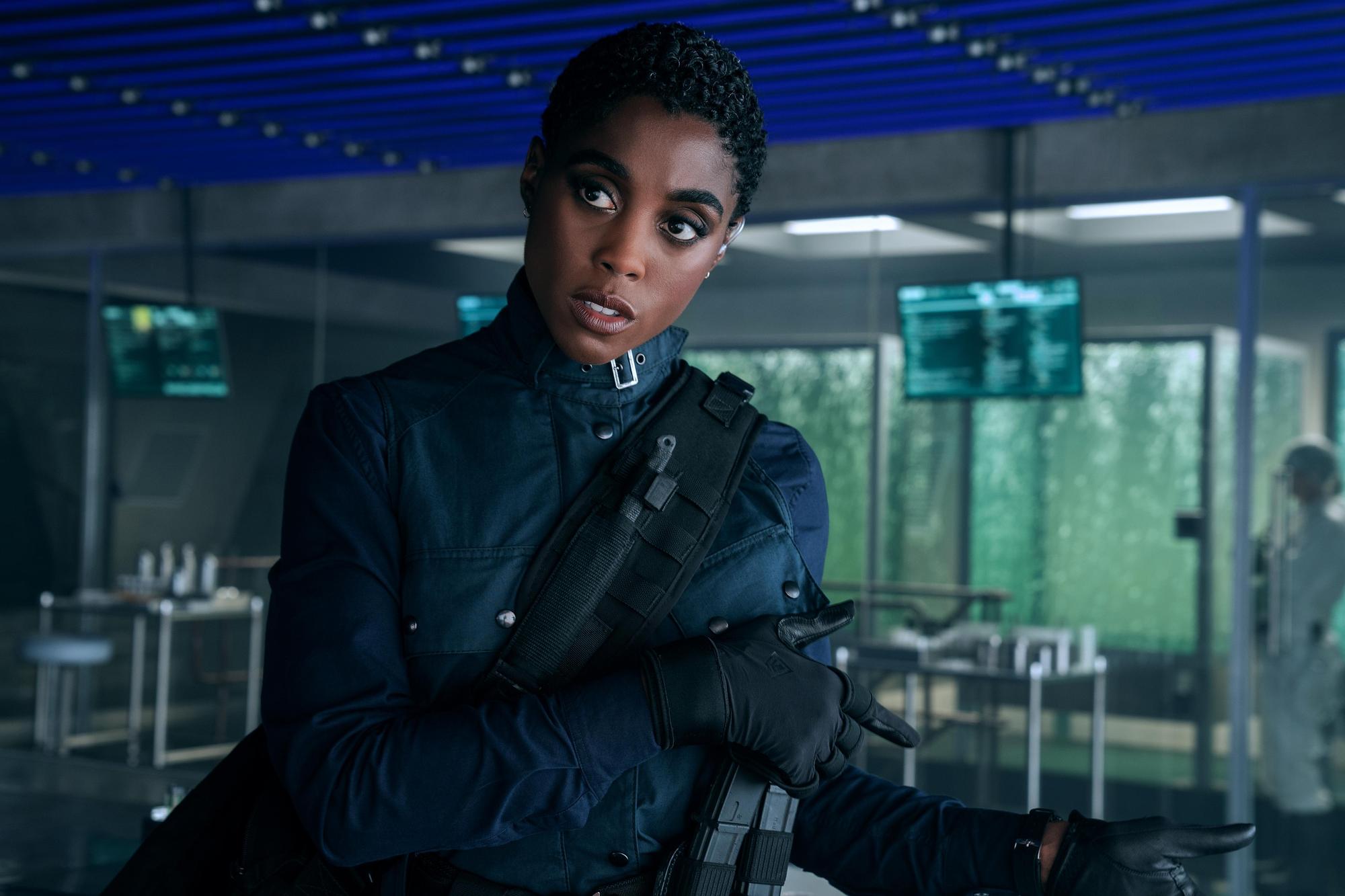 《007生死交戰》介紹史上首位女版007,還是黑人。(UIP提供)