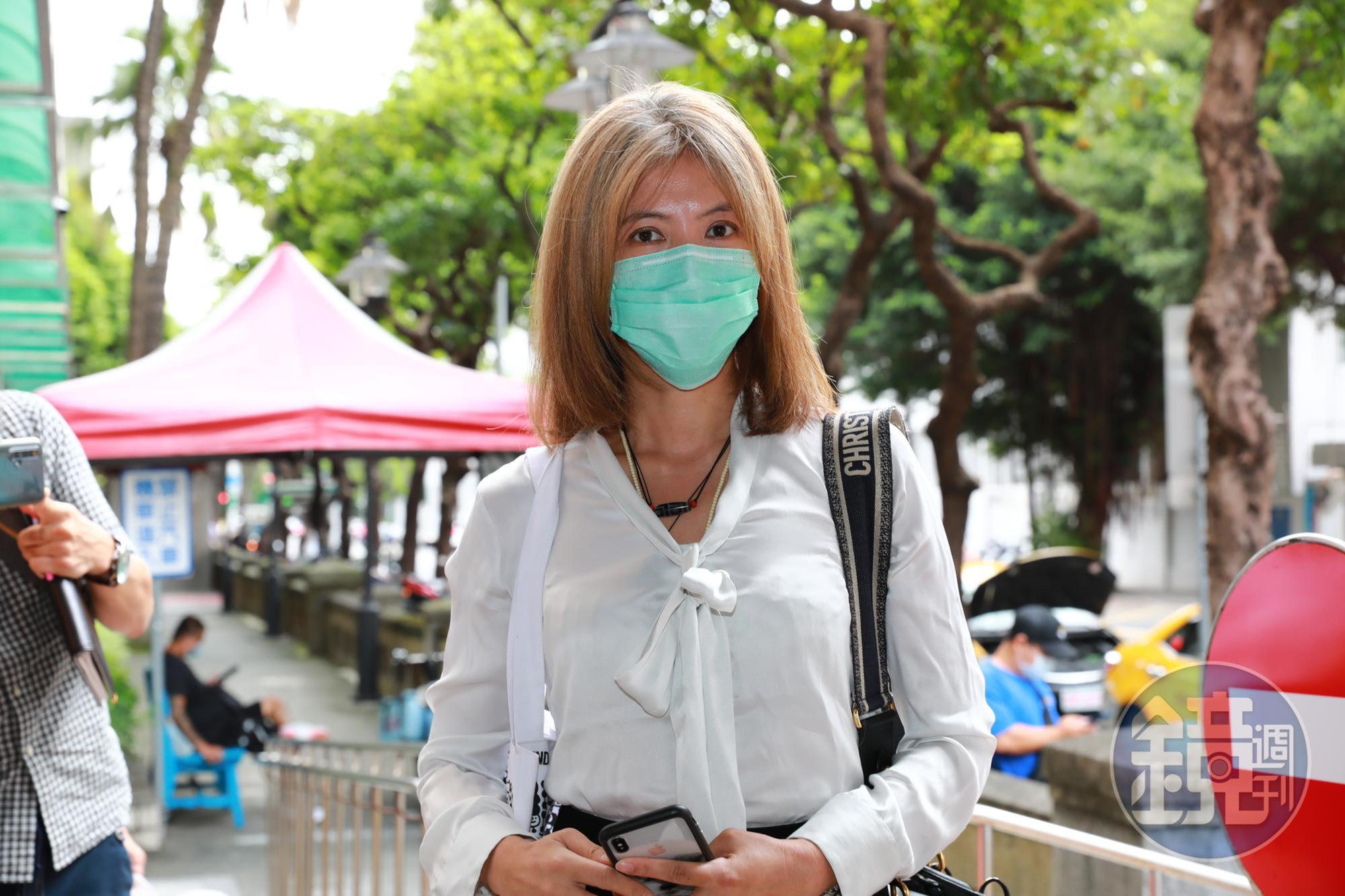 石木欽委任律師廖芳萱至懲戒法院出庭。