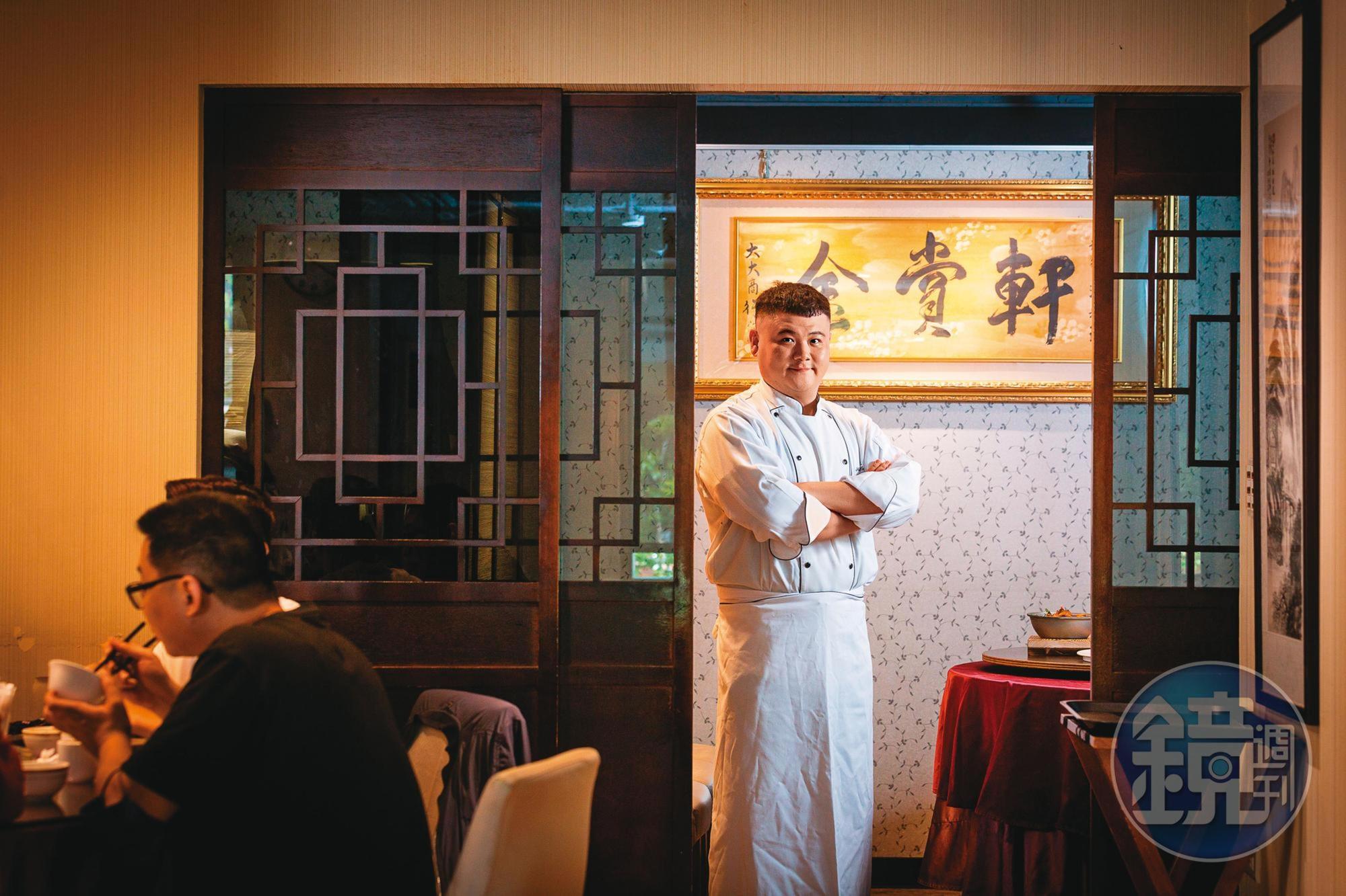 32歲的「金賞軒」主廚汪上賀擅長台菜、海鮮料理,開店第3年獲米其林必比登推薦。