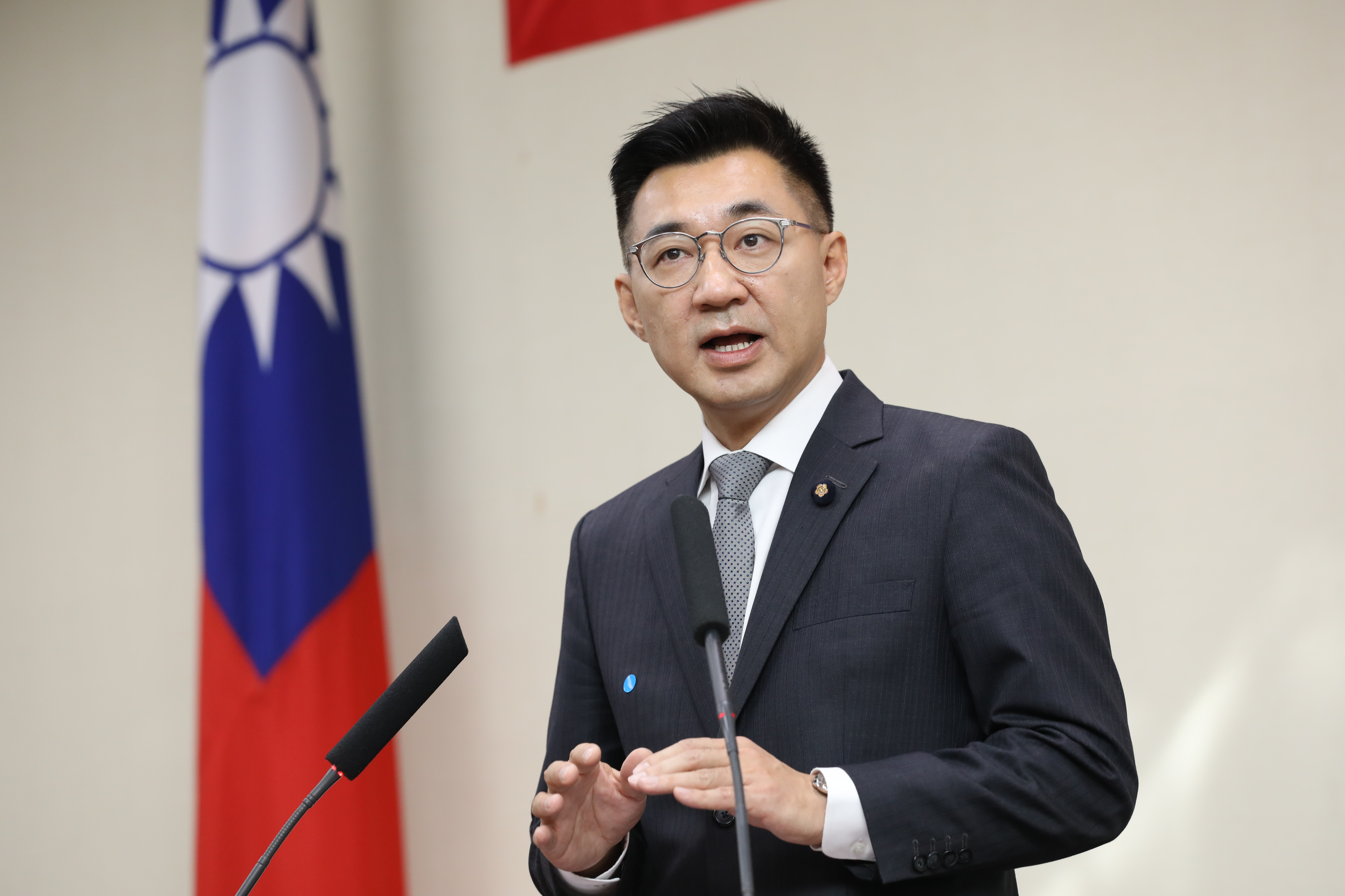 江啟臣（圖）被質疑對張亞中移送考紀會一事「借刀殺人」，喊話「要就大方正面對決。」（本刊資料照）