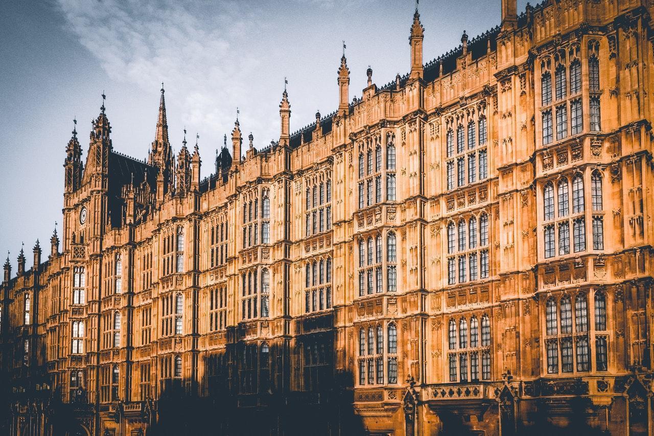 中國新任駐英大使鄭澤光參訪議會遭抗議，上下議院議長宣布禁止其進入。（示意圖，Pexels）