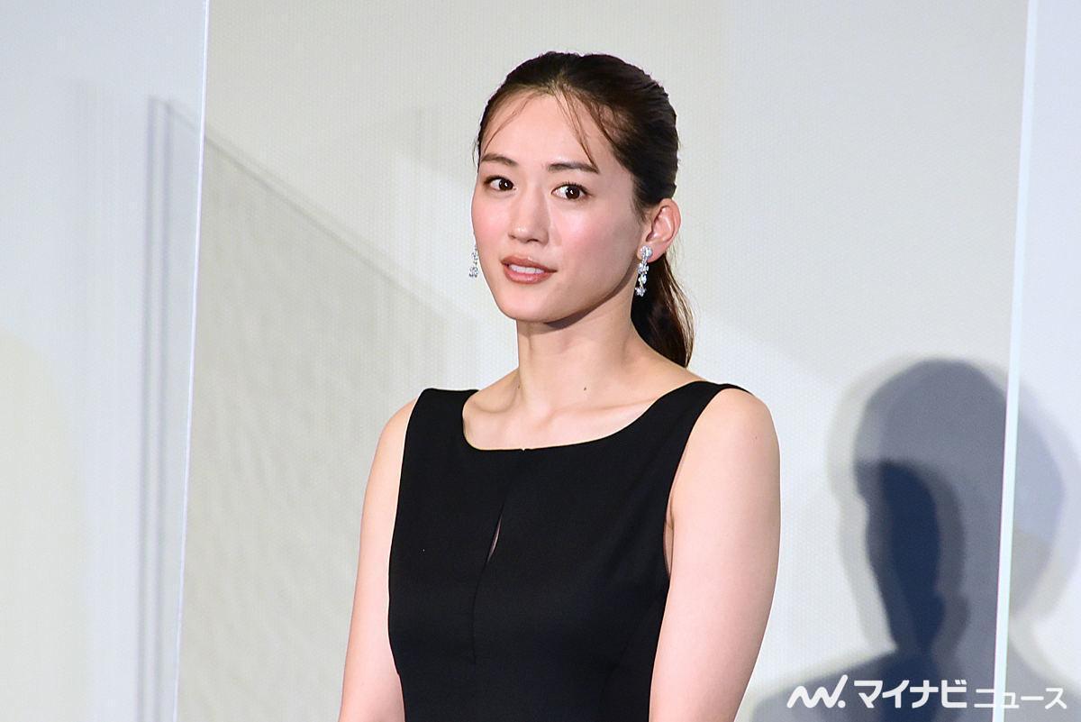 綾瀨遙禍不單行，媽媽捲入金錢糾紛。（翻攝news.mynavi.jp）